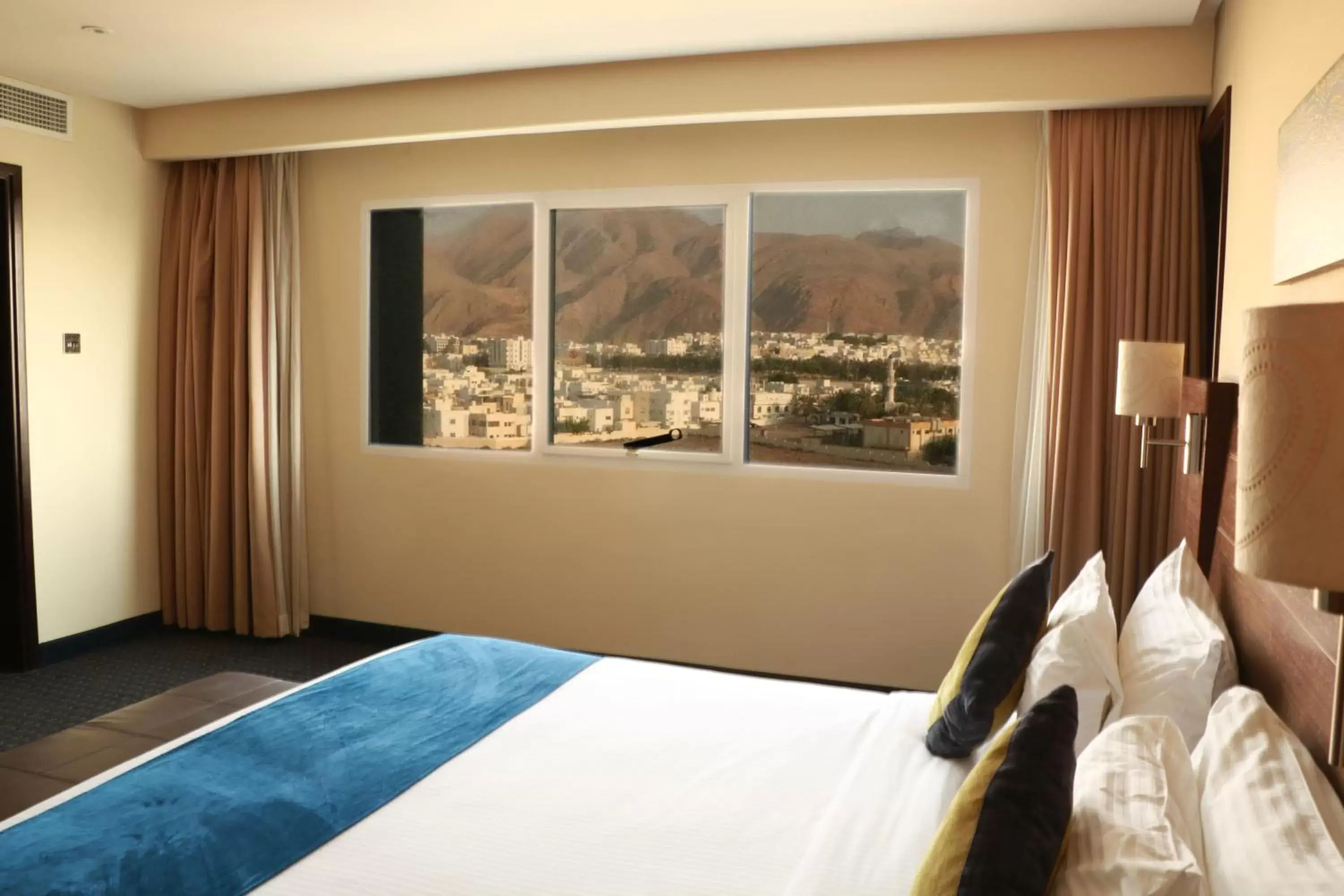 View (from property/room), Bed in Best Western Premier Muscat