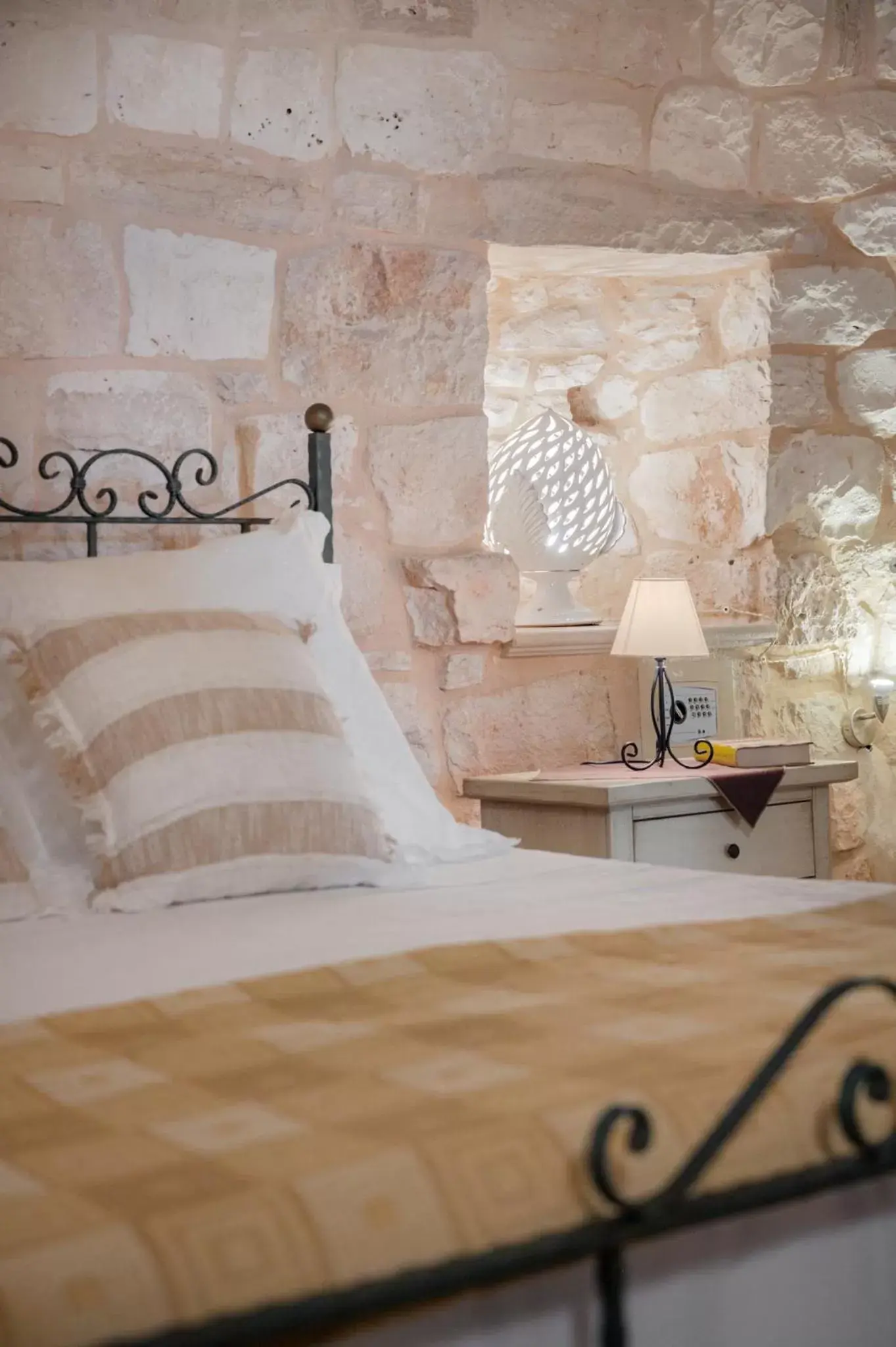 Bed in Trulli D'autore