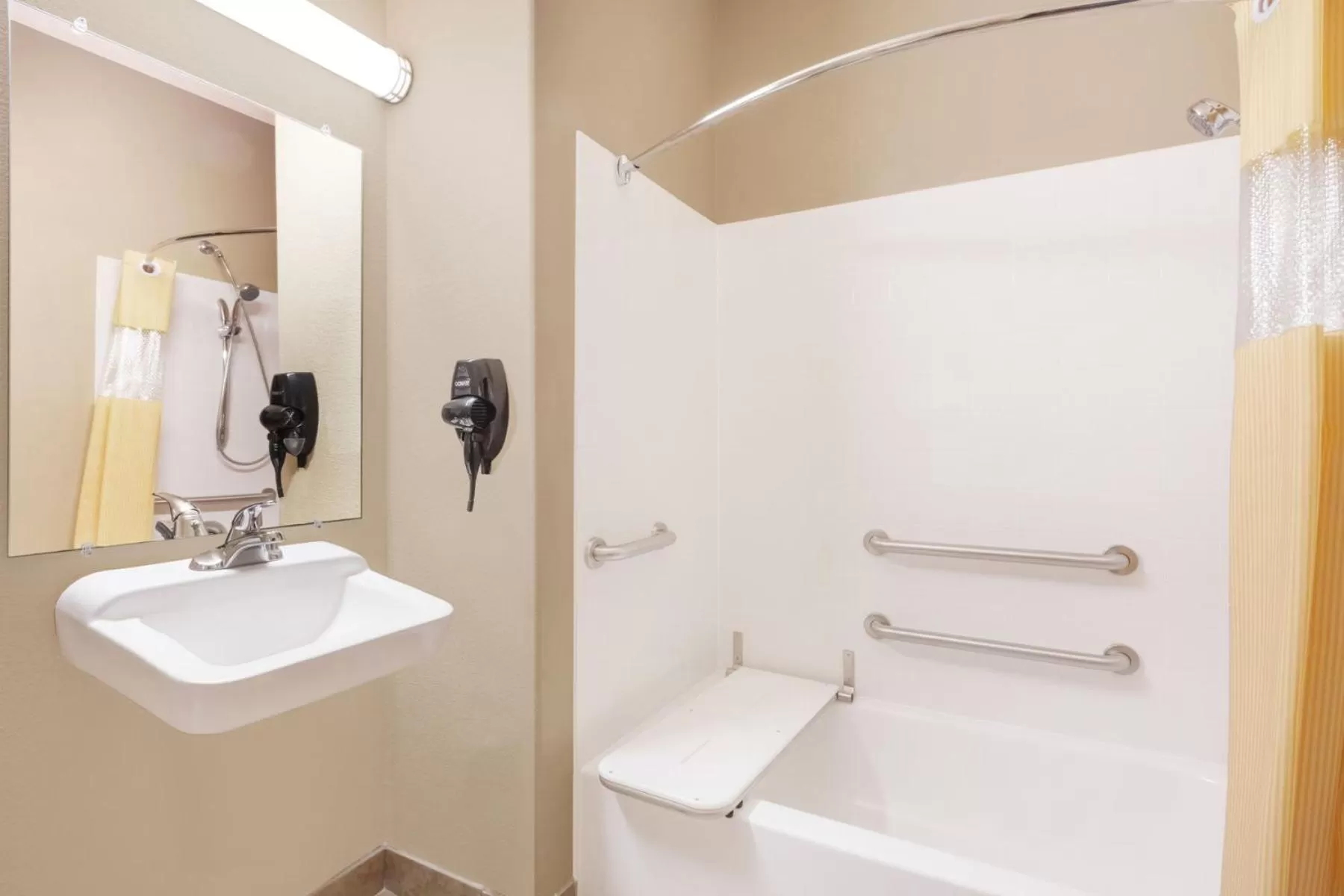 Days Inn & Suites by Wyndham Marquez