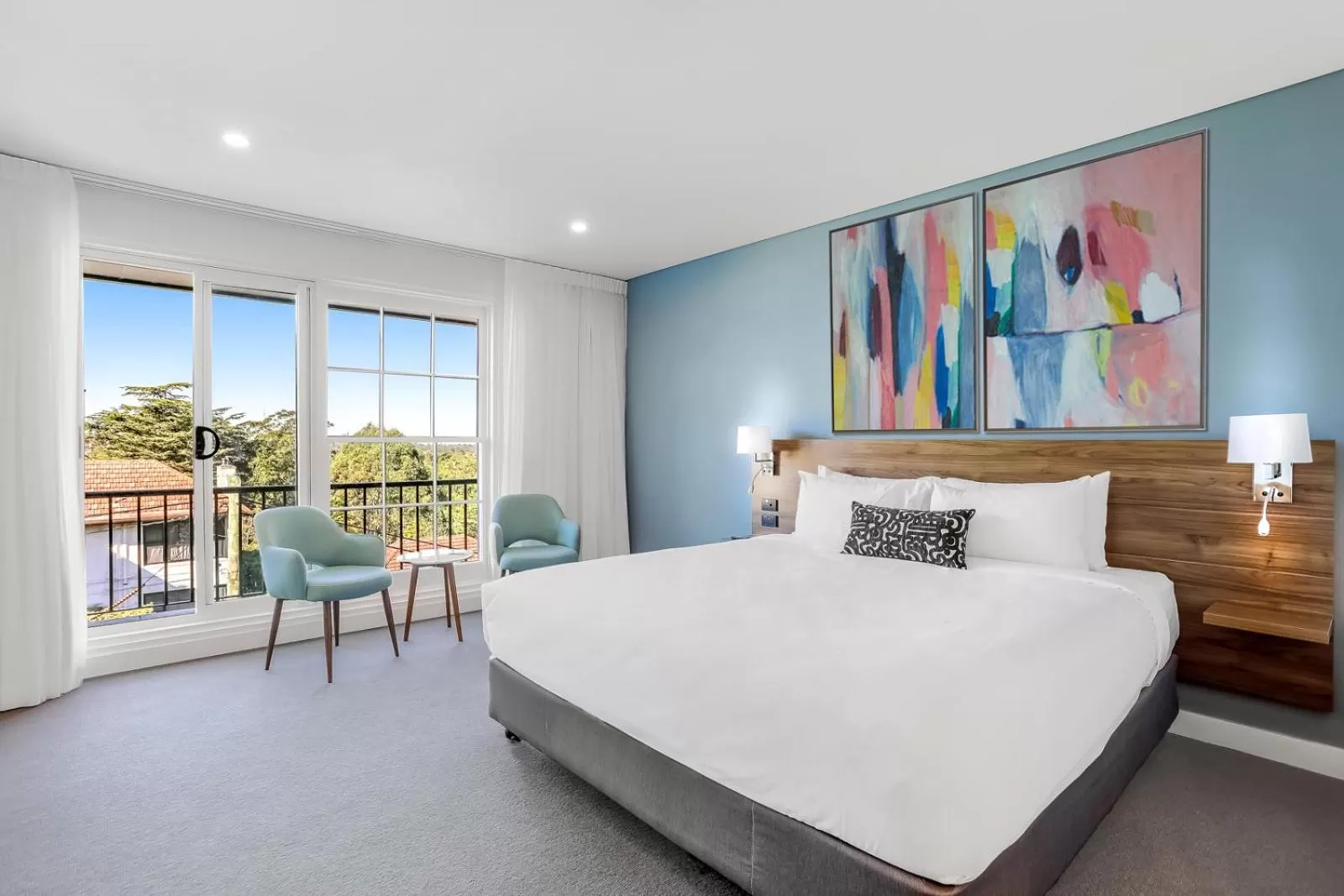 Bed in Killara Hotel & Suites