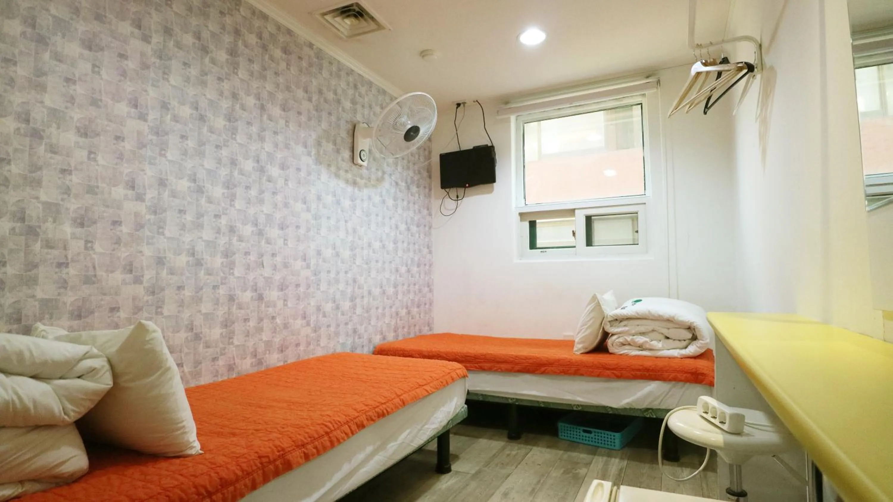 Bed in Hostel Korea - Original