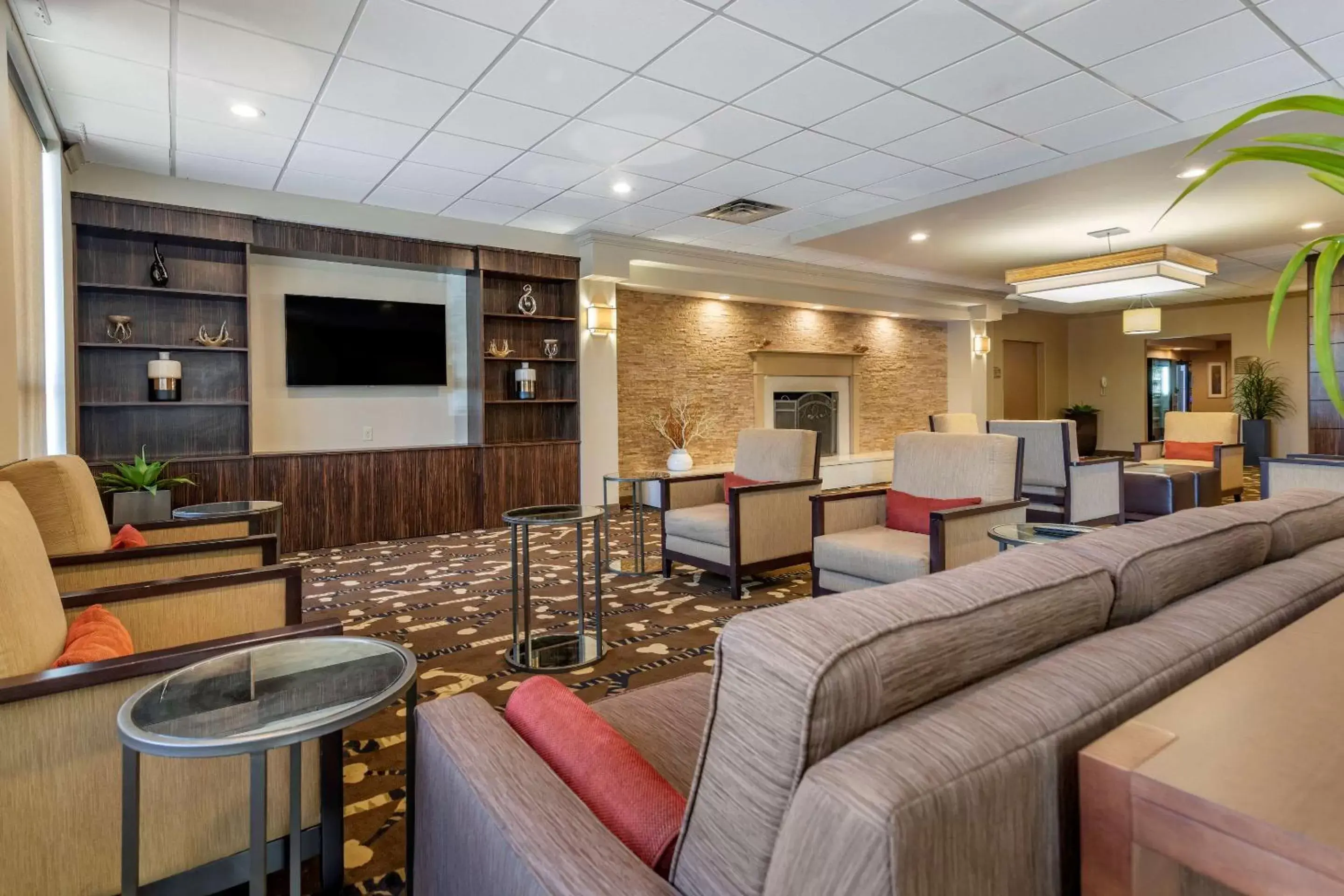 Lobby or reception, Lounge/Bar in Comfort Inn Glenmont - Albany South