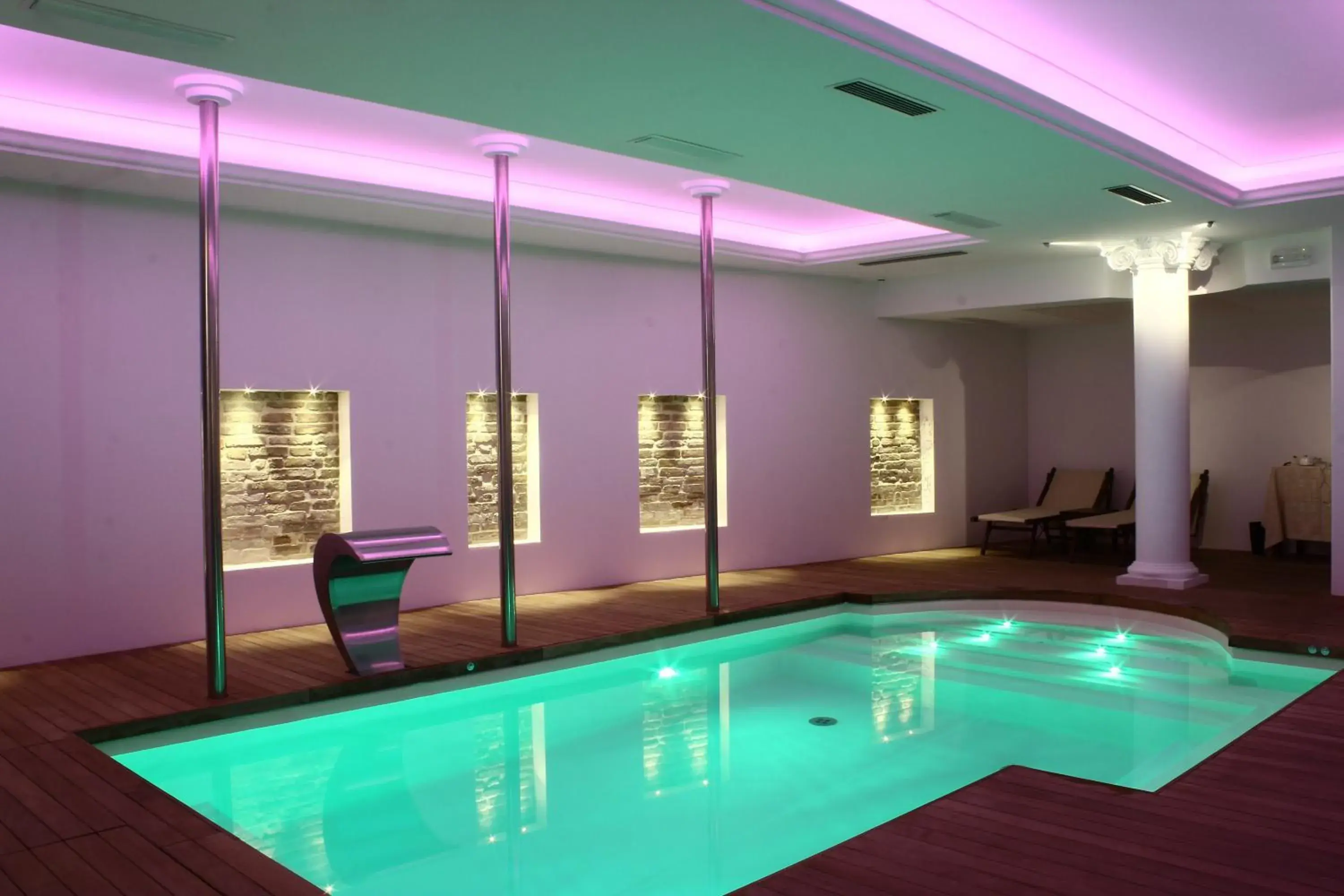 Fitness centre/facilities, Swimming Pool in Hotel Vittoria