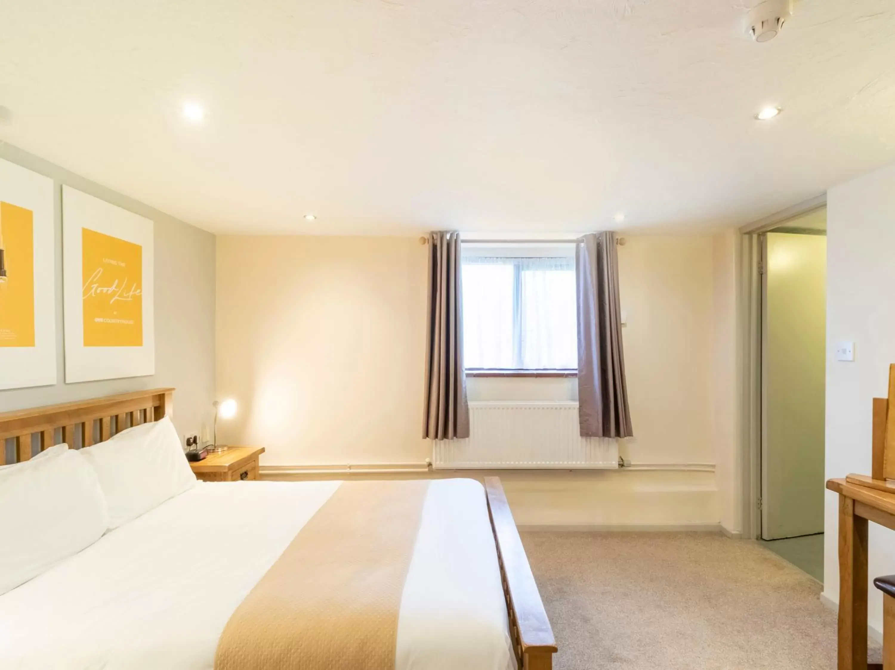 Bedroom, Bed in OYO Elm Farm Country House, Norwich Airport