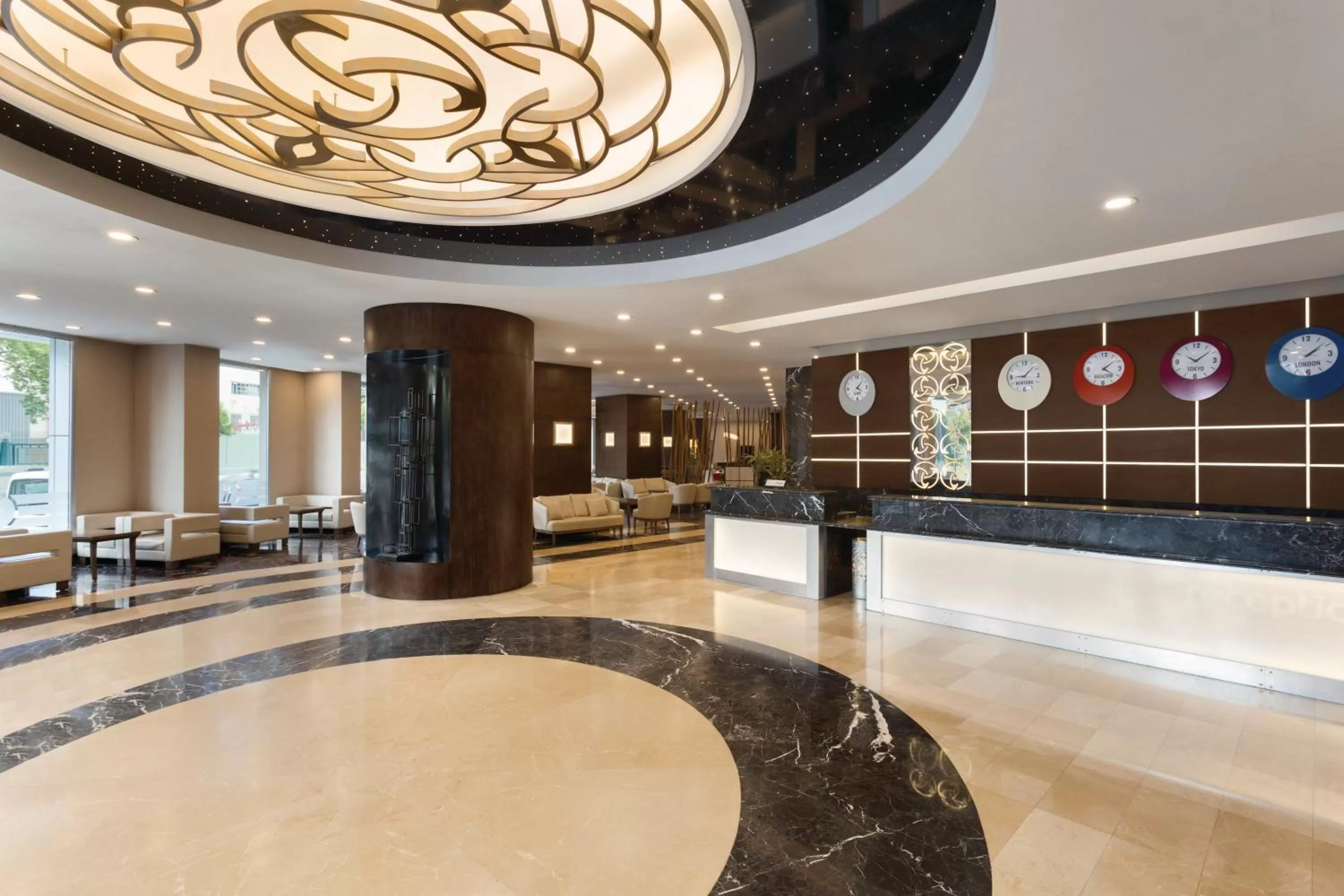 Lobby or reception in Ramada Plaza By Wyndham Izmir
