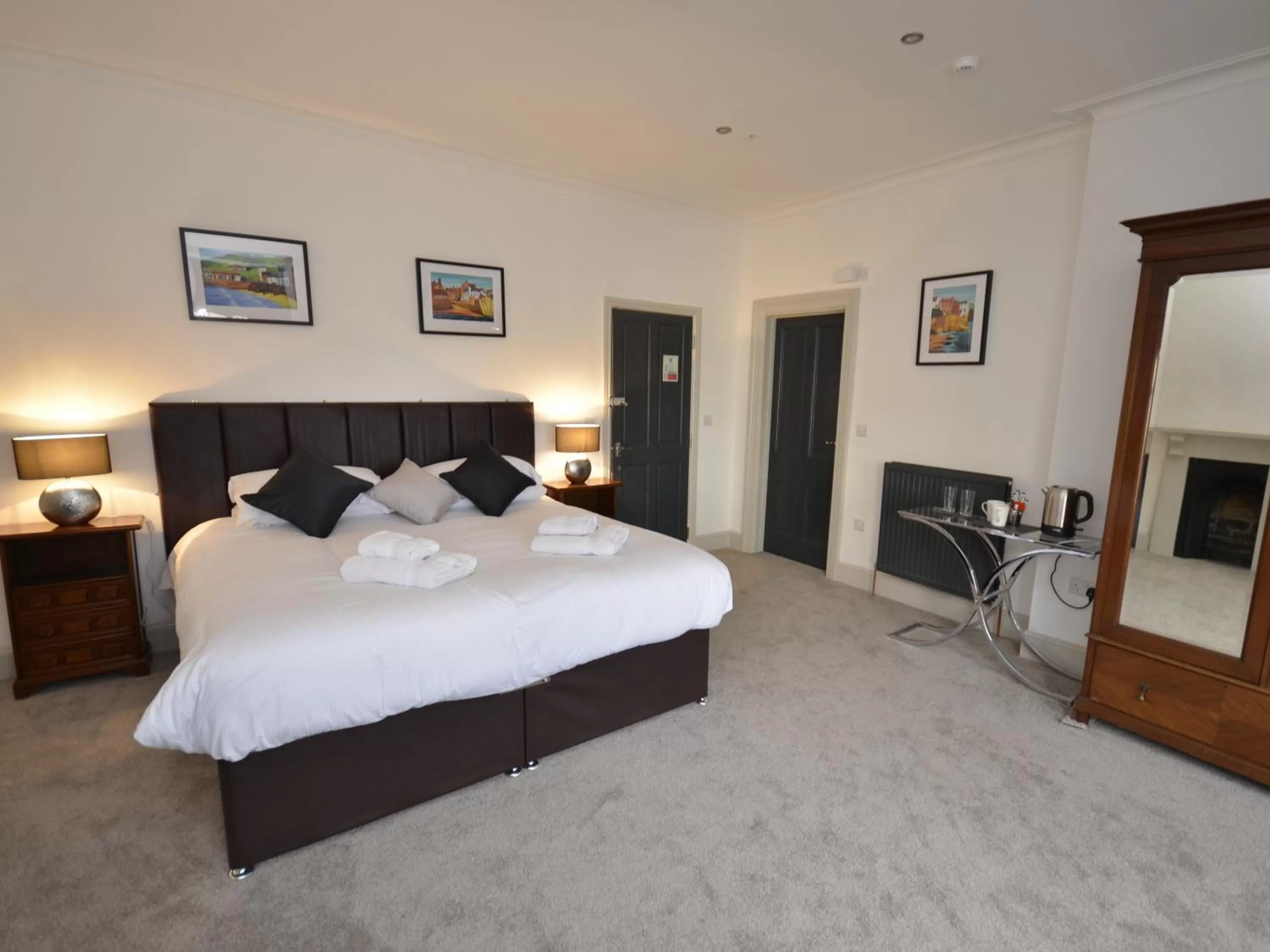 Bedroom, Bed in The Chapel House