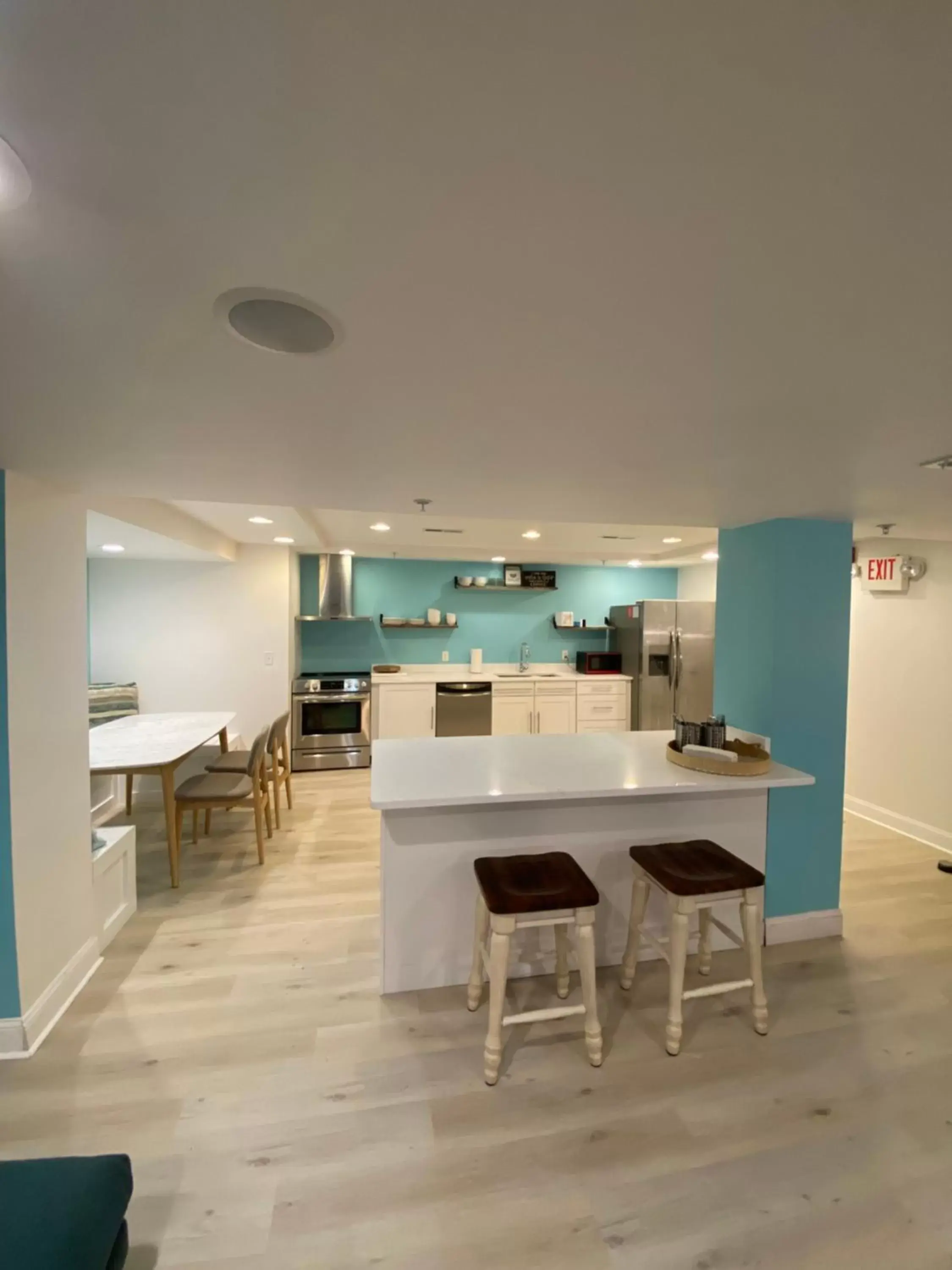 Coffee/tea facilities, Dining Area in Canalside Inn