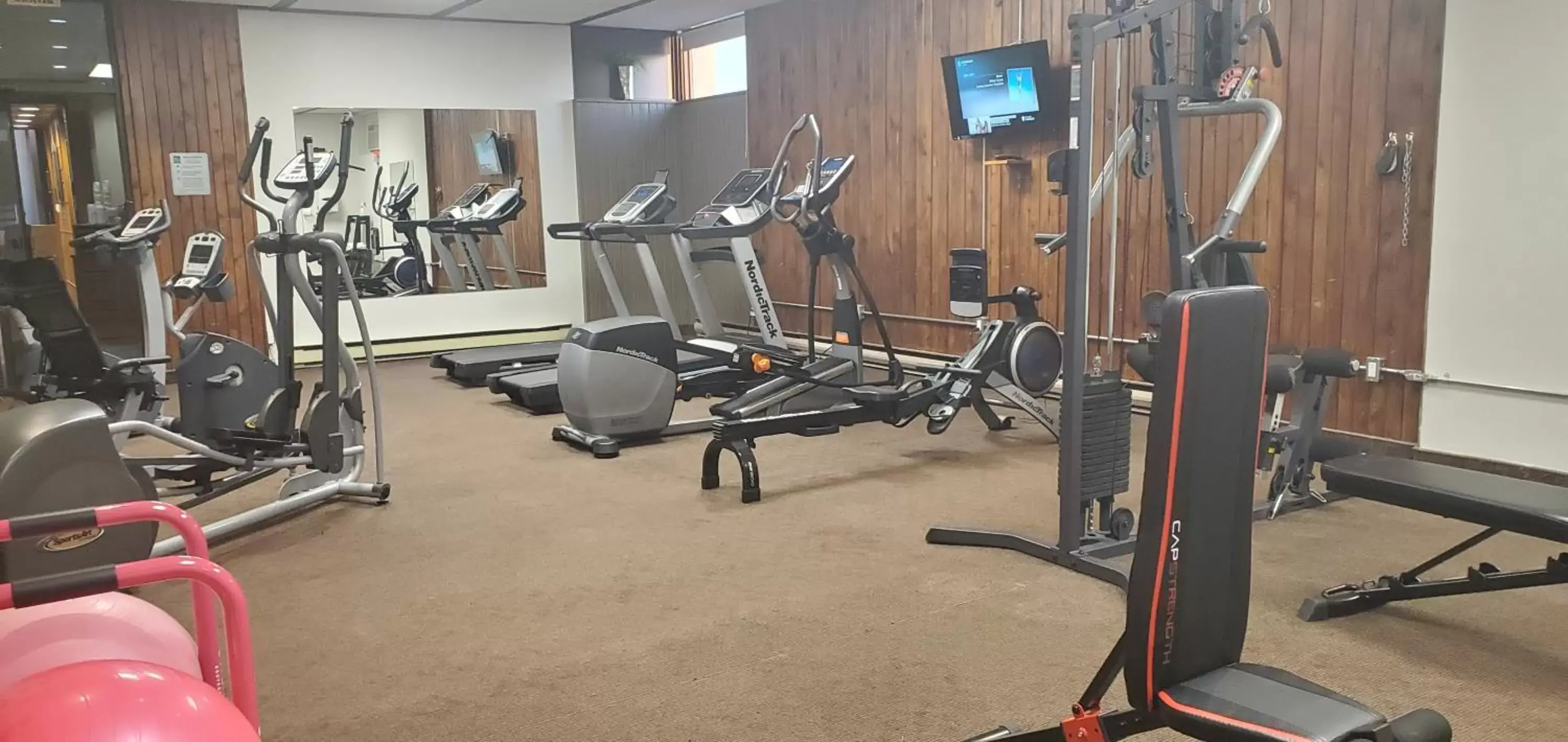 Fitness centre/facilities, Fitness Center/Facilities in Quality Inn Rouyn-Noranda