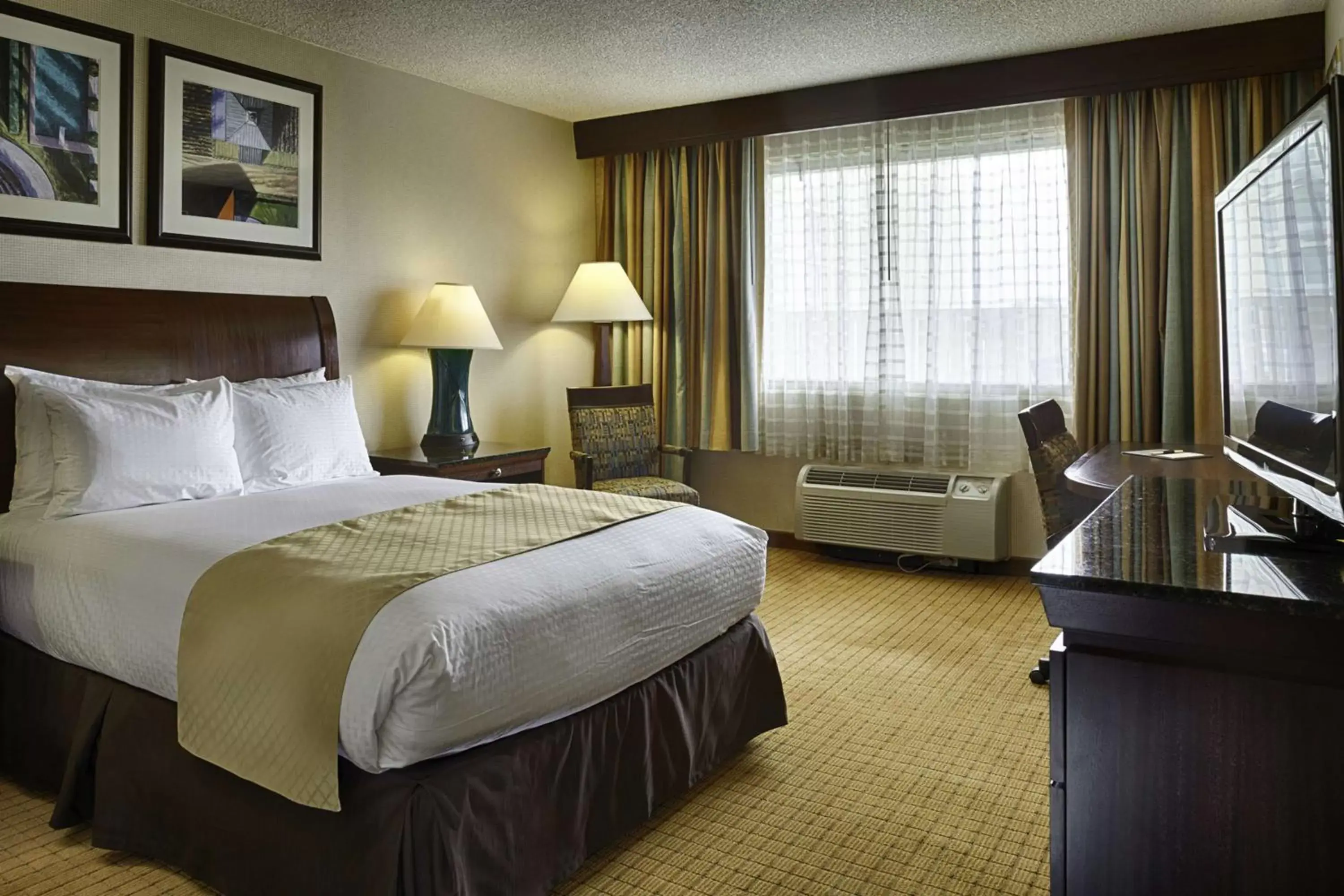 Bedroom, Bed in DoubleTree by Hilton Hotel Denver