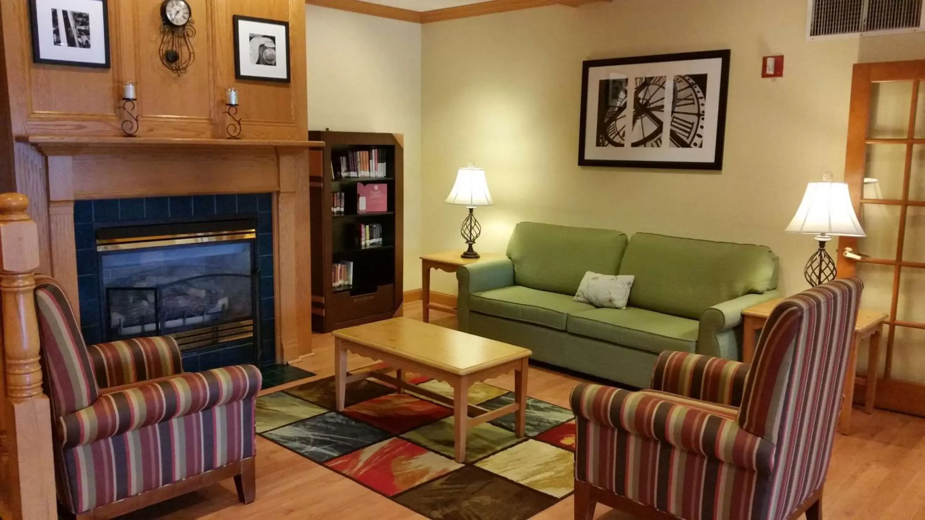 Lobby or reception, Seating Area in Country Inn & Suites by Radisson, Bloomington-Normal West, IL