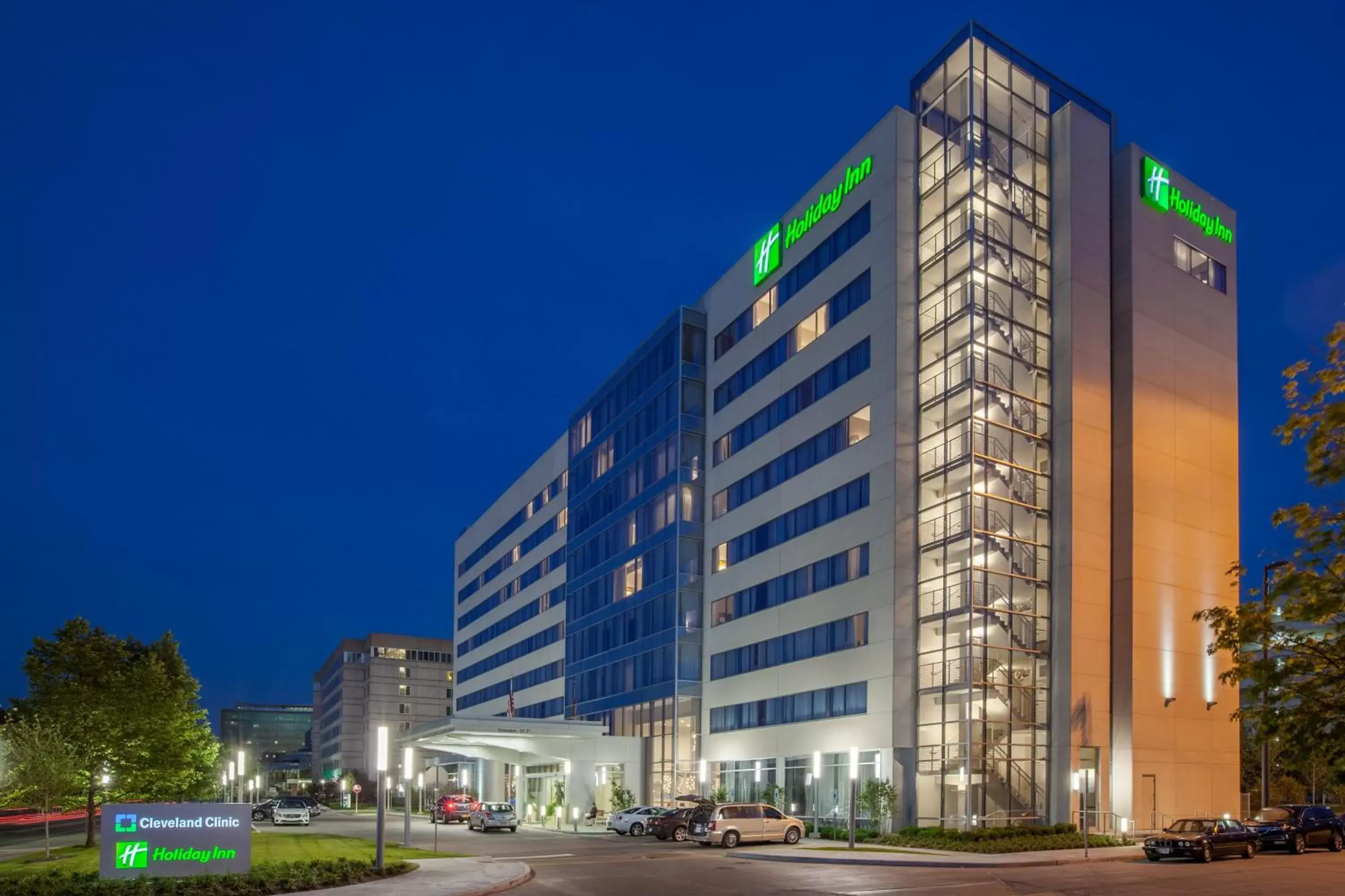 Property building in Holiday Inn Cleveland Clinic, an IHG Hotel