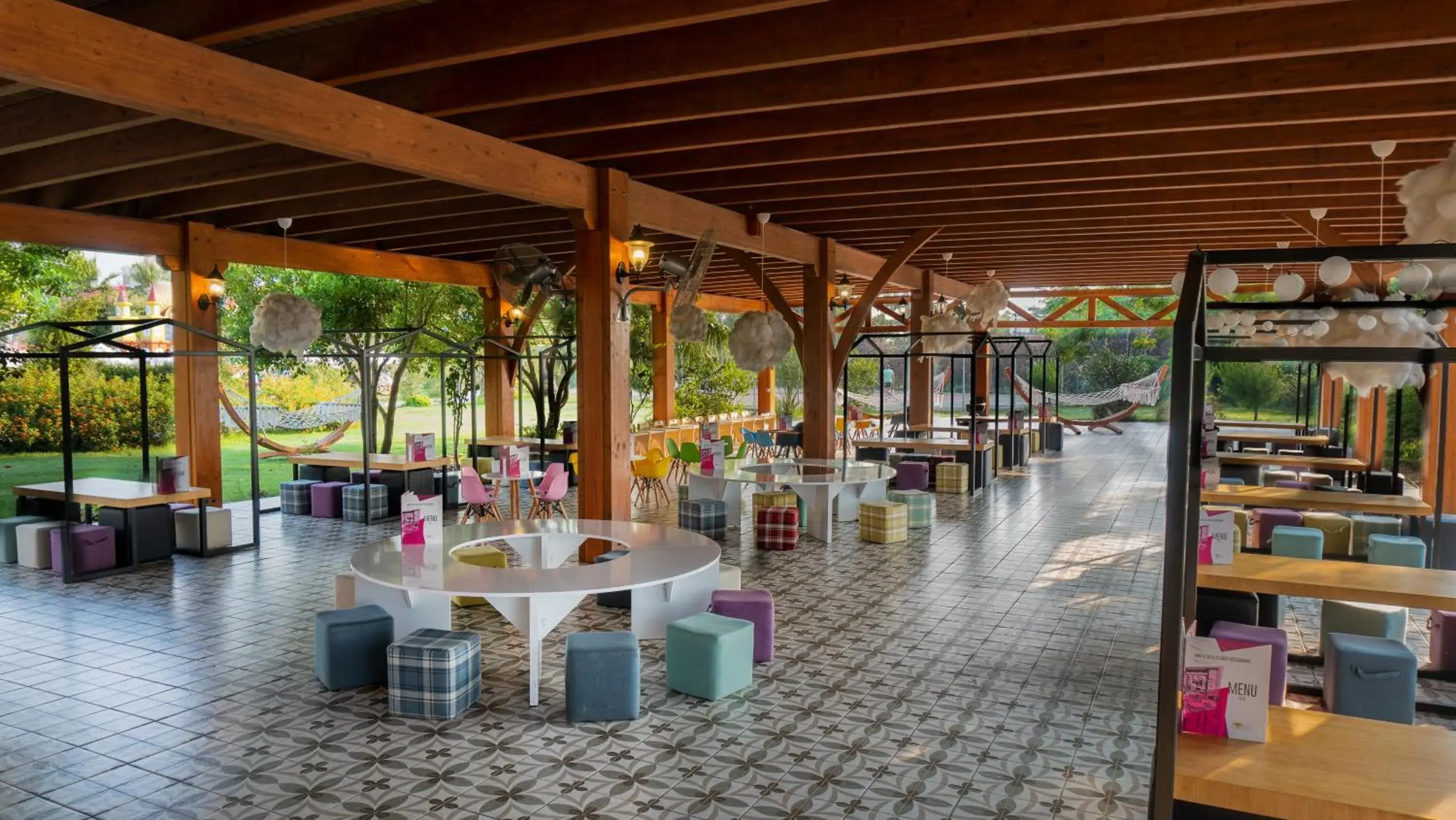 Restaurant/Places to Eat in Port Nature Luxury Resort