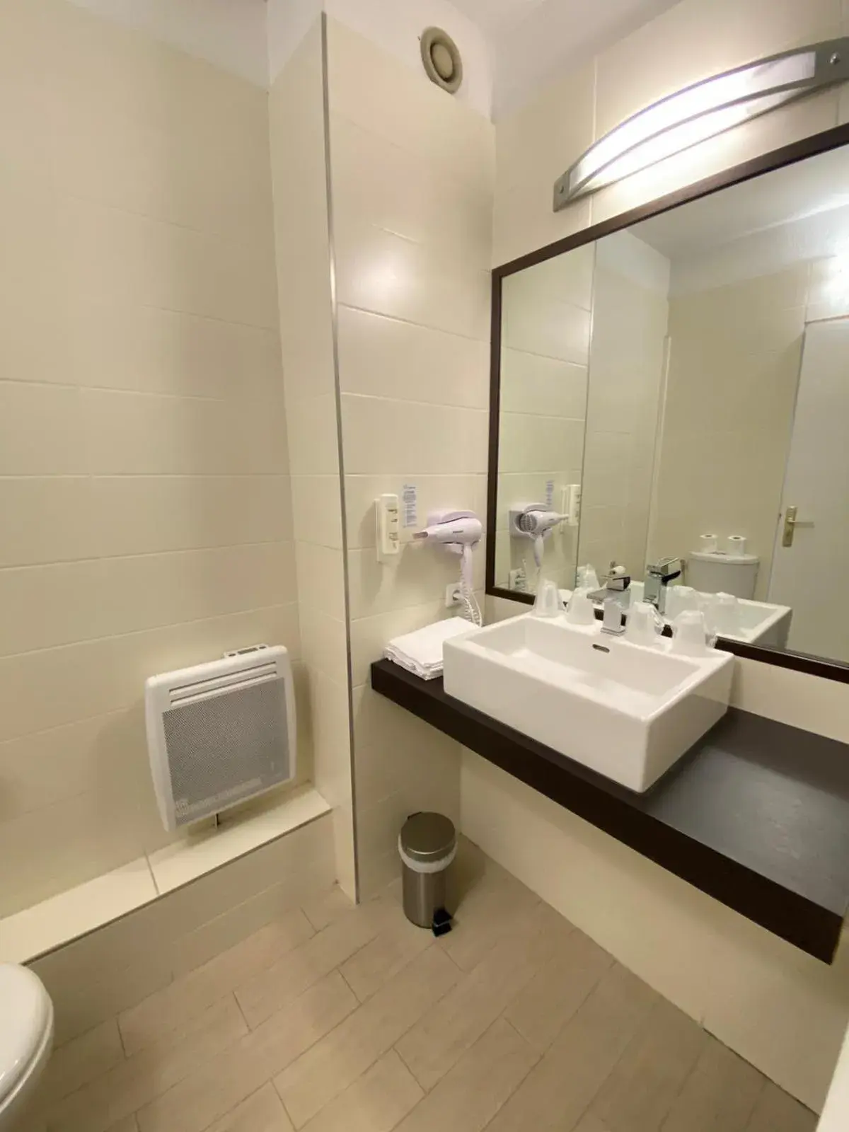 Bathroom in Hôtel des Etats-Unis