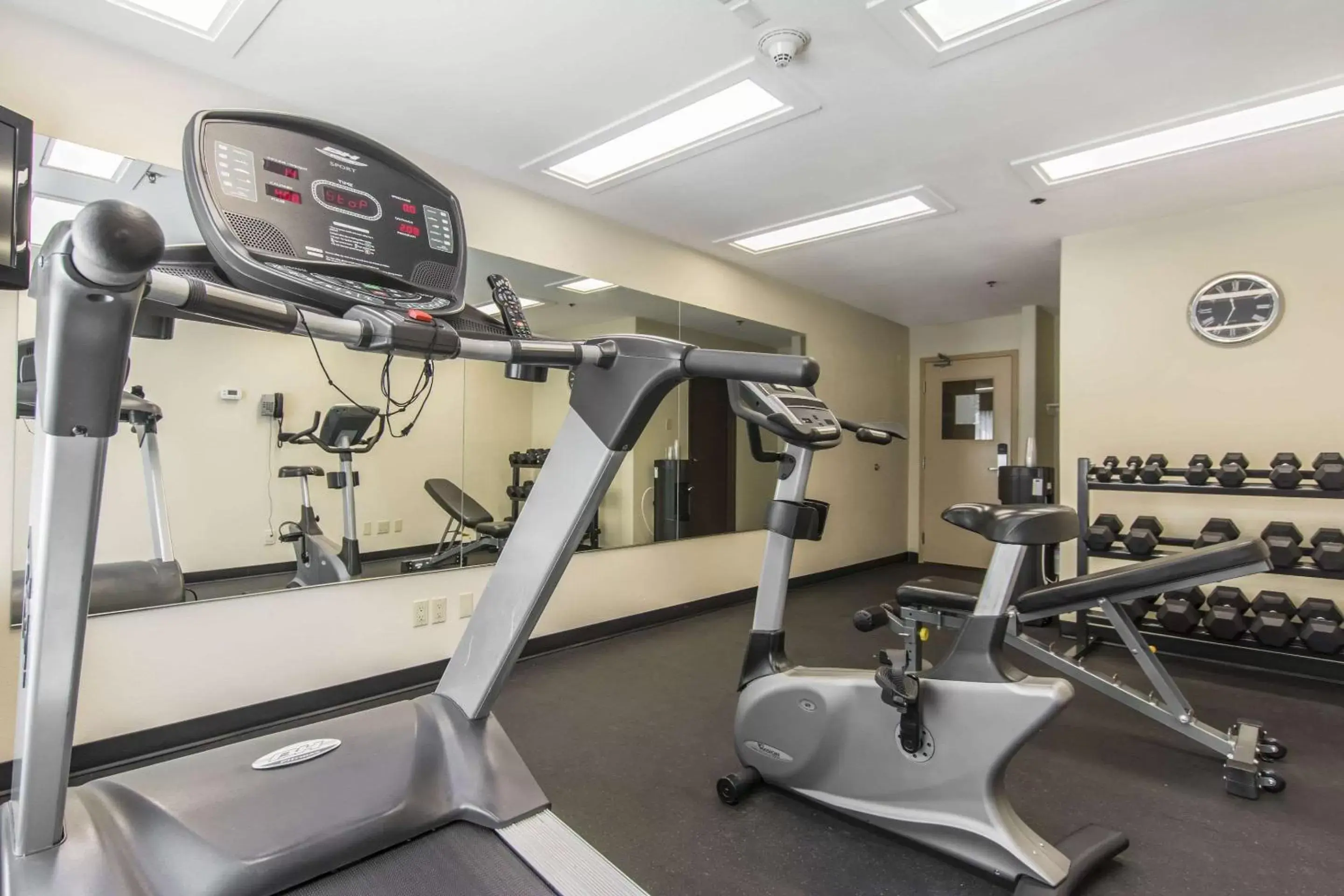 Fitness centre/facilities, Fitness Center/Facilities in Quality Inn Airport Dieppe