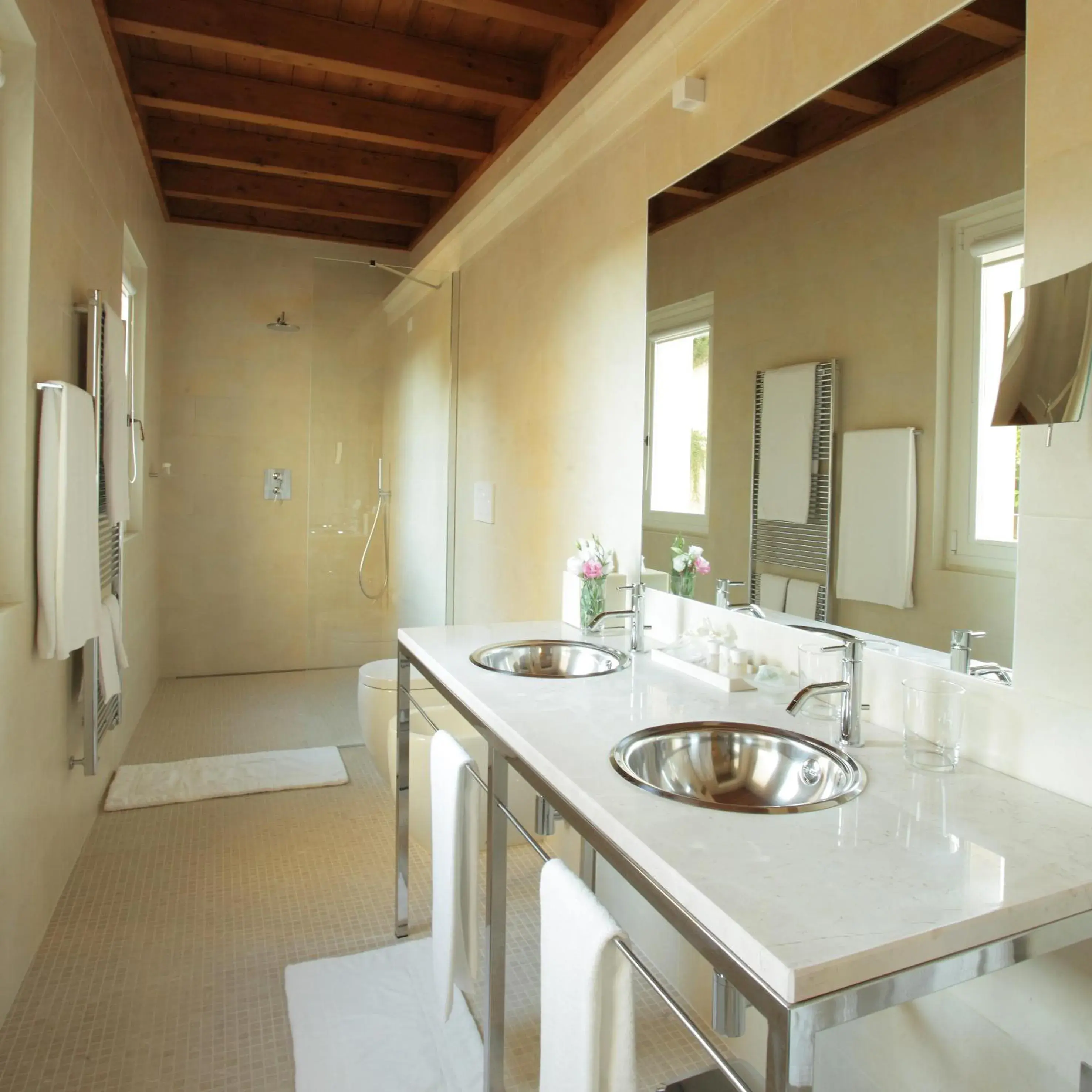 Shower, Kitchen/Kitchenette in La Fiermontina - luxury home hotel