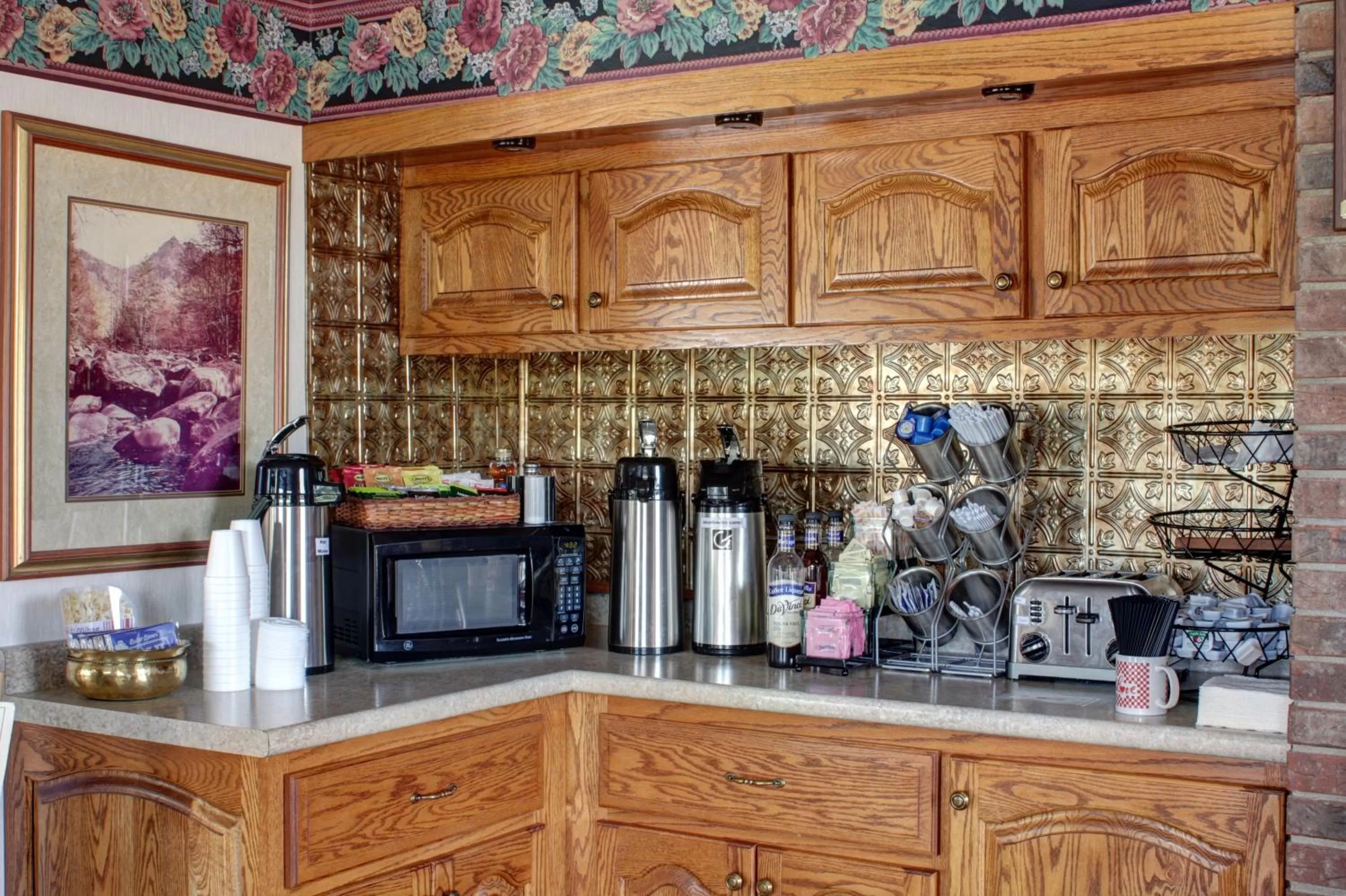 Food and drinks in Highland Manor Inn