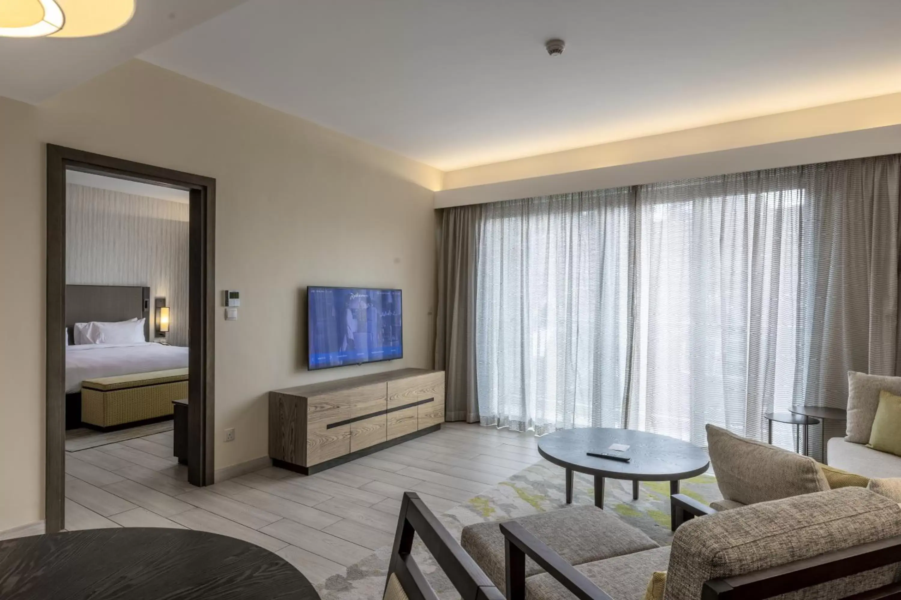 Living room, TV/Entertainment Center in Radisson Blu Hotel & Residence Nairobi Arboretum