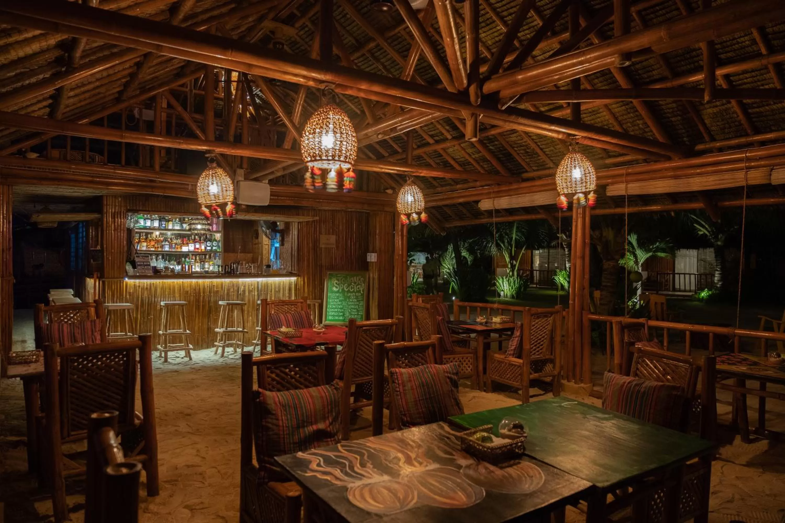Restaurant/places to eat in Amihan Beach Cabanas