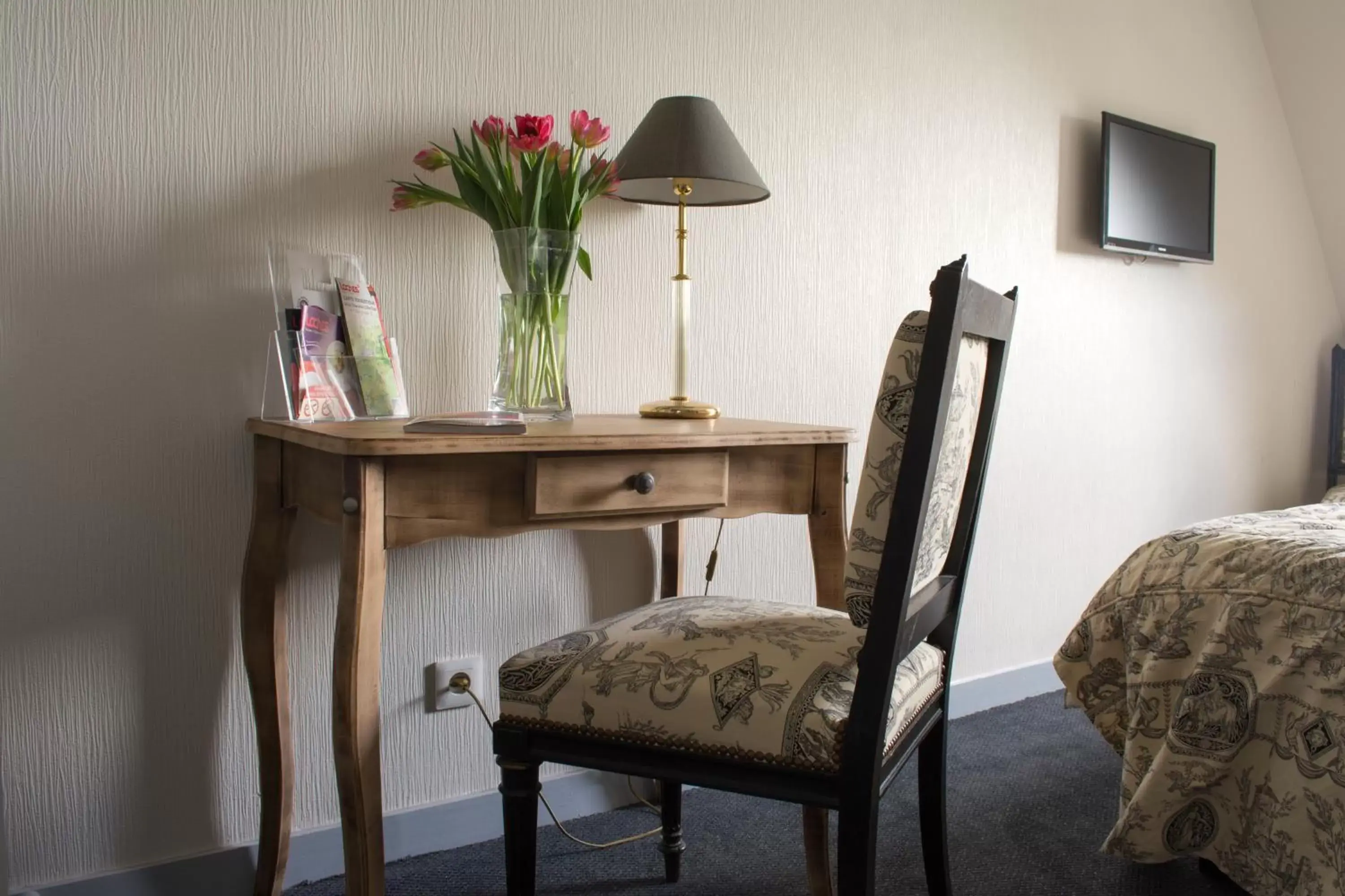 Decorative detail, Seating Area in The Originals Boutique, Hôtel Le George , Loches