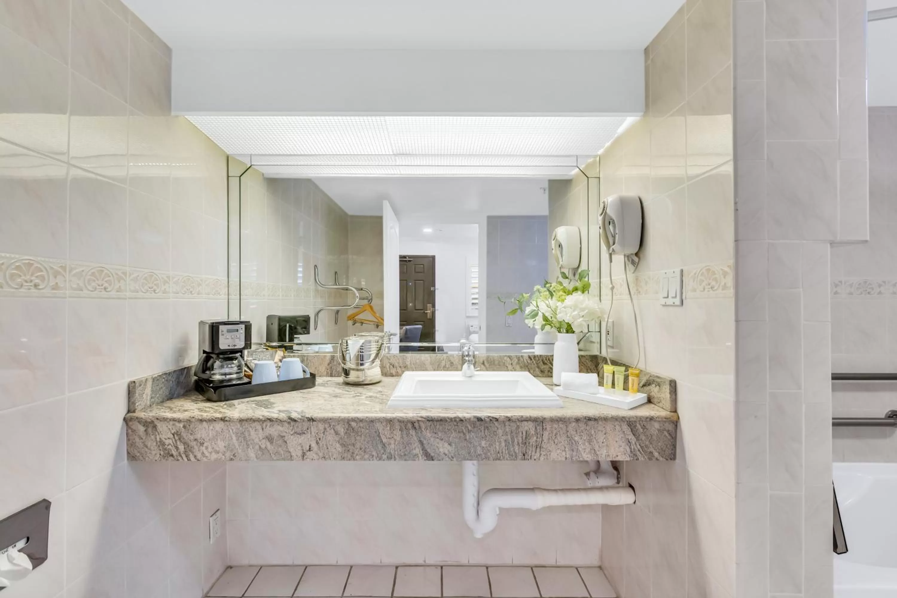 Napa Valley Hotel & Suites