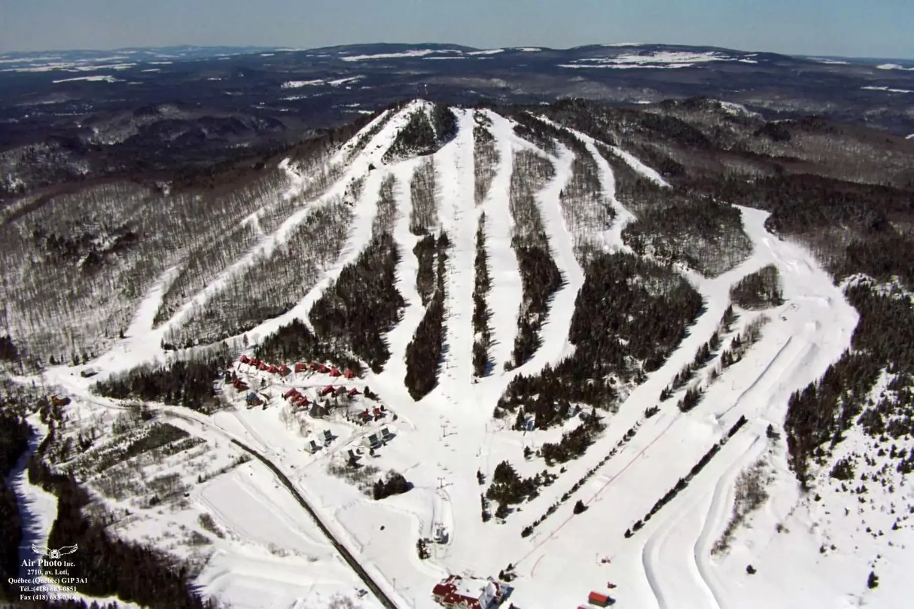 Skiing, Winter in Auberge Happy Logis