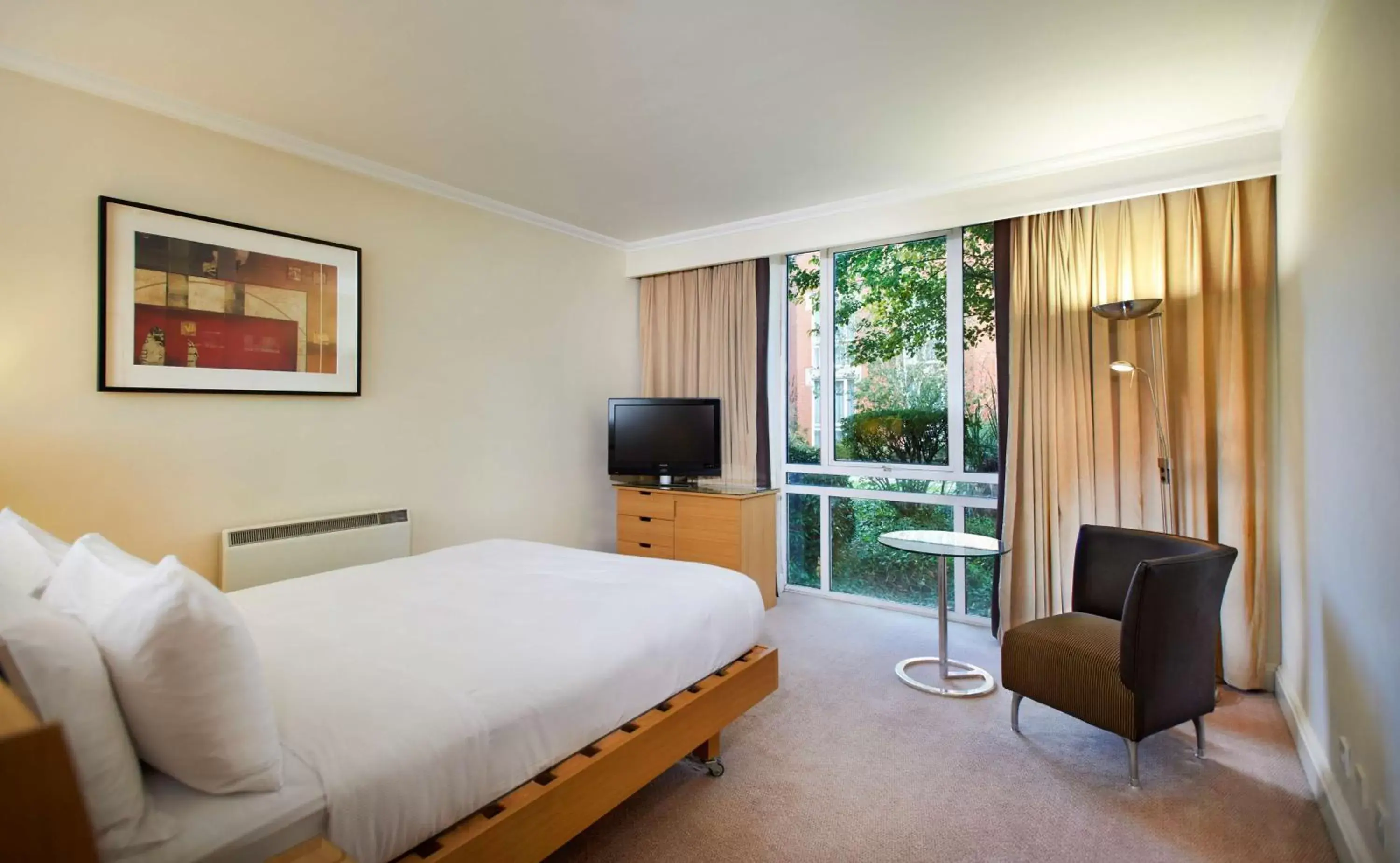 Bed in Hilton Northampton Hotel
