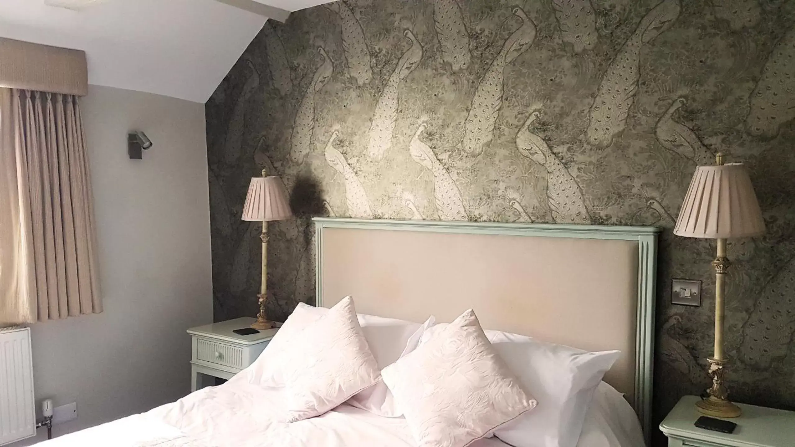 Bedroom, Bed in The Royal Oak Duddington