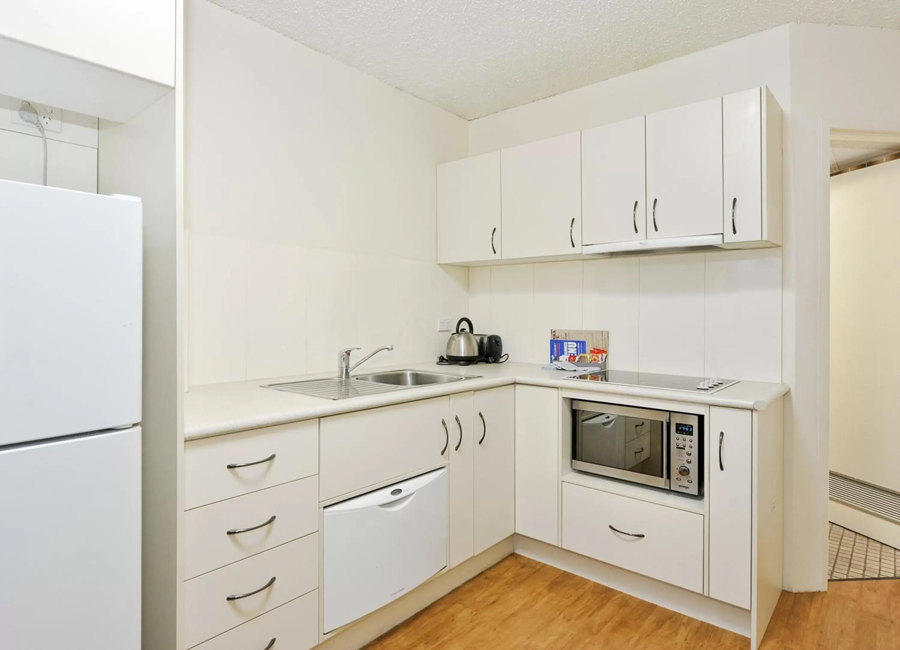 Kitchen or kitchenette, Kitchen/Kitchenette in Summit Apartments