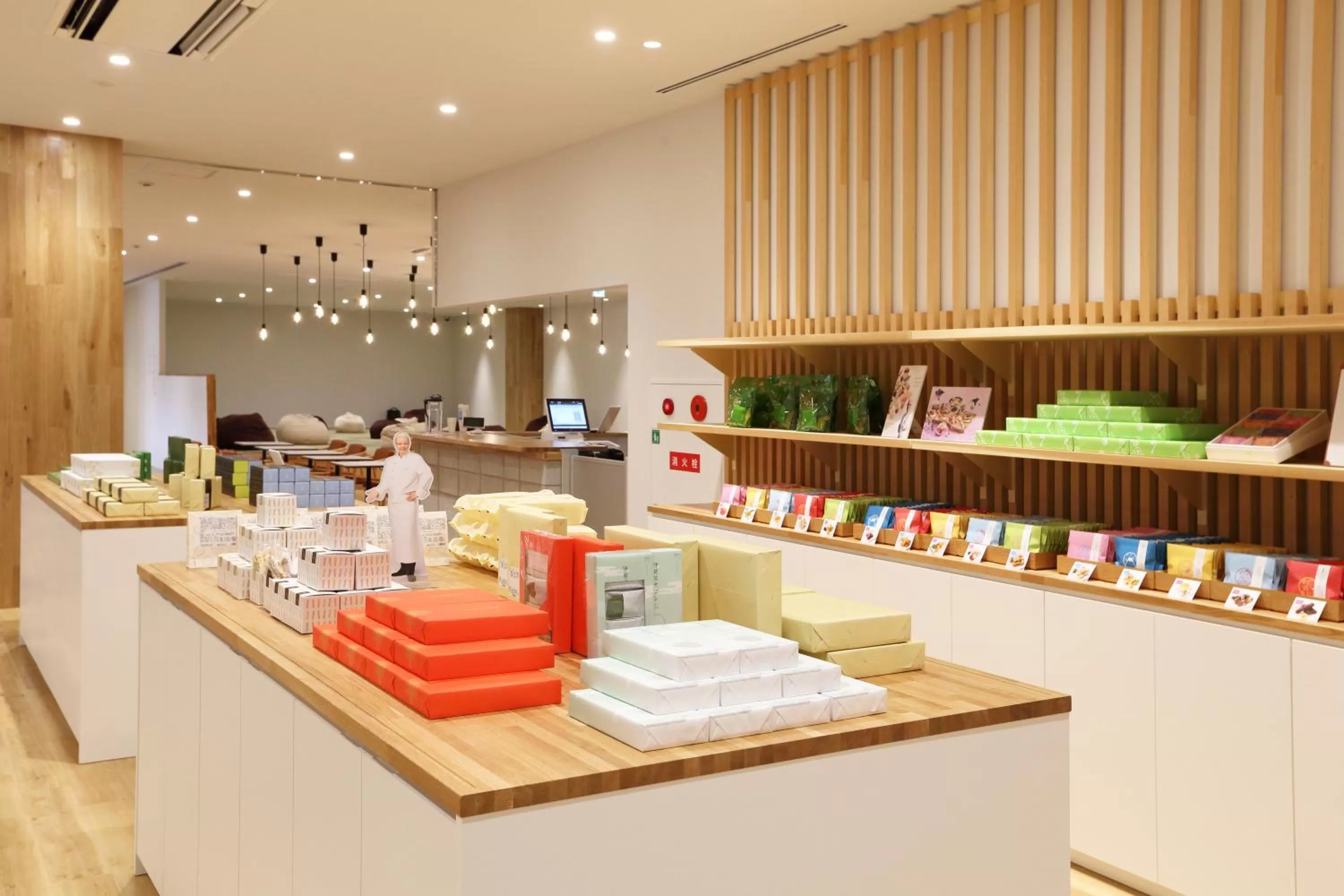 Shopping Area, Restaurant/Places to Eat in Henn na Hotel Kansai Airport