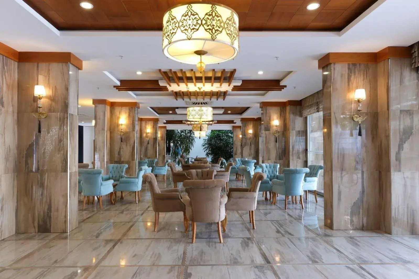Lobby or reception, Restaurant/Places to Eat in Blue Wave Suite Hotel