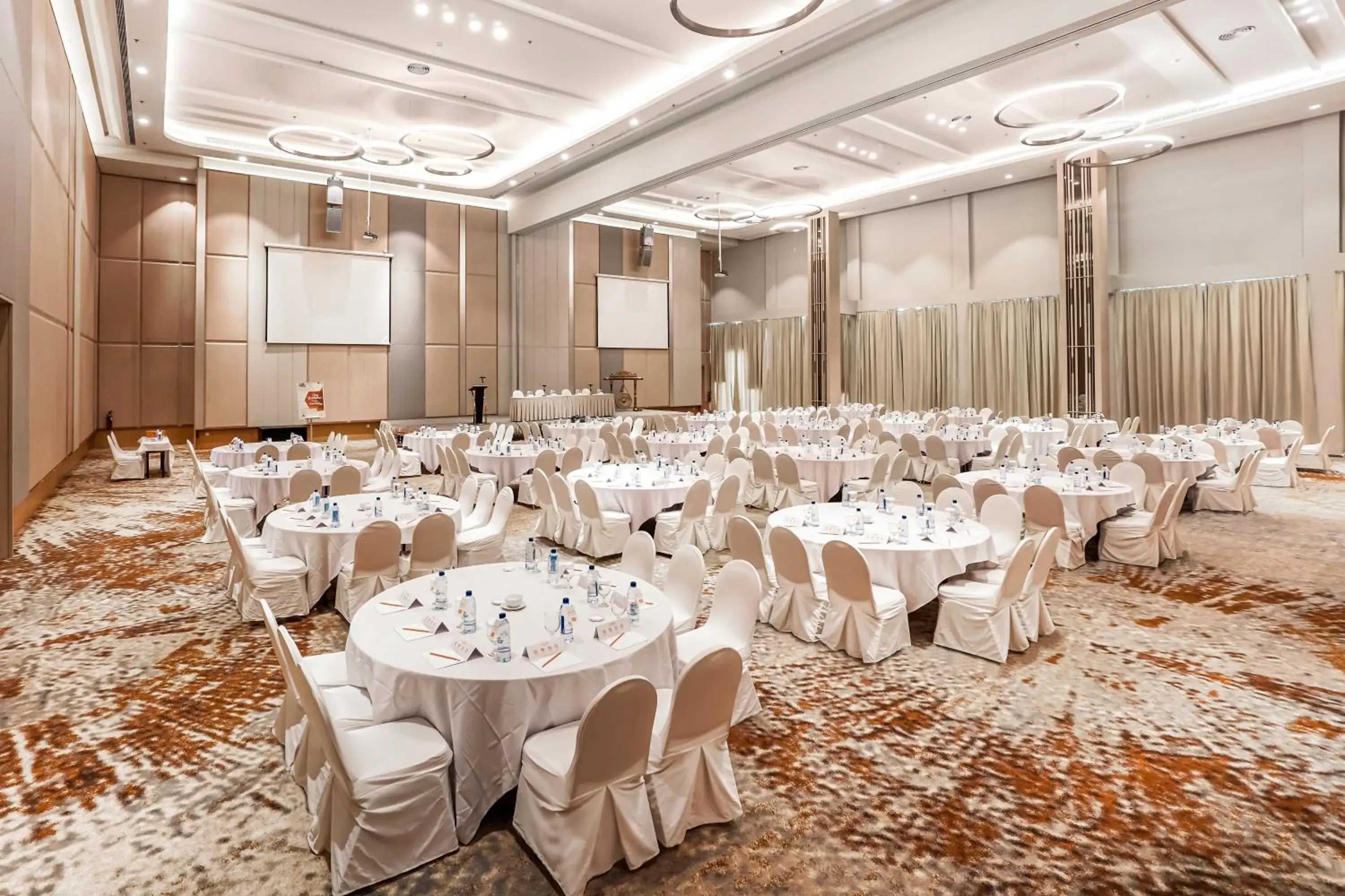 Business facilities, Banquet Facilities in Harris Hotel Batam Center