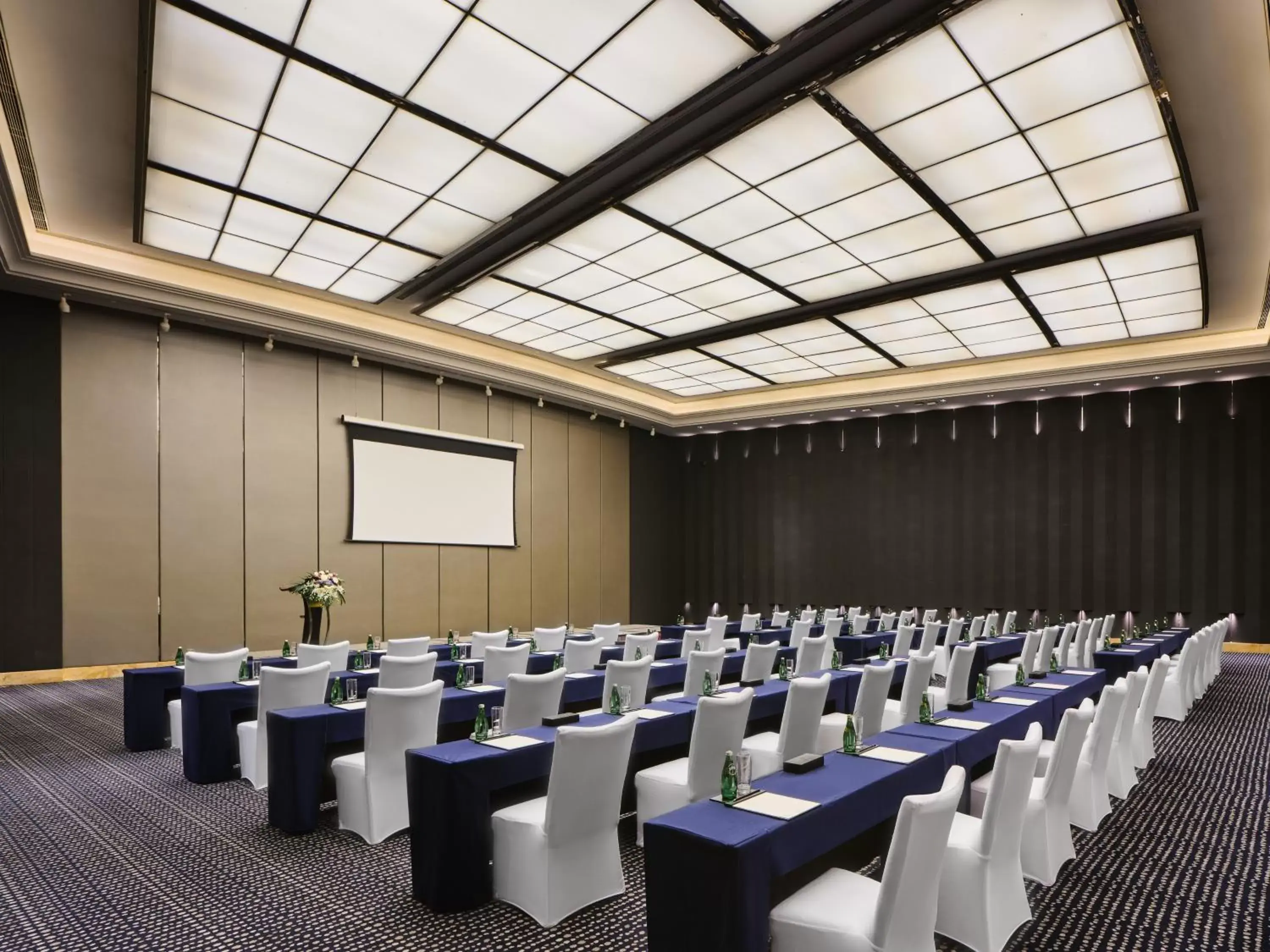 Meeting/conference room in InterContinental Hangzhou, an IHG Hotel