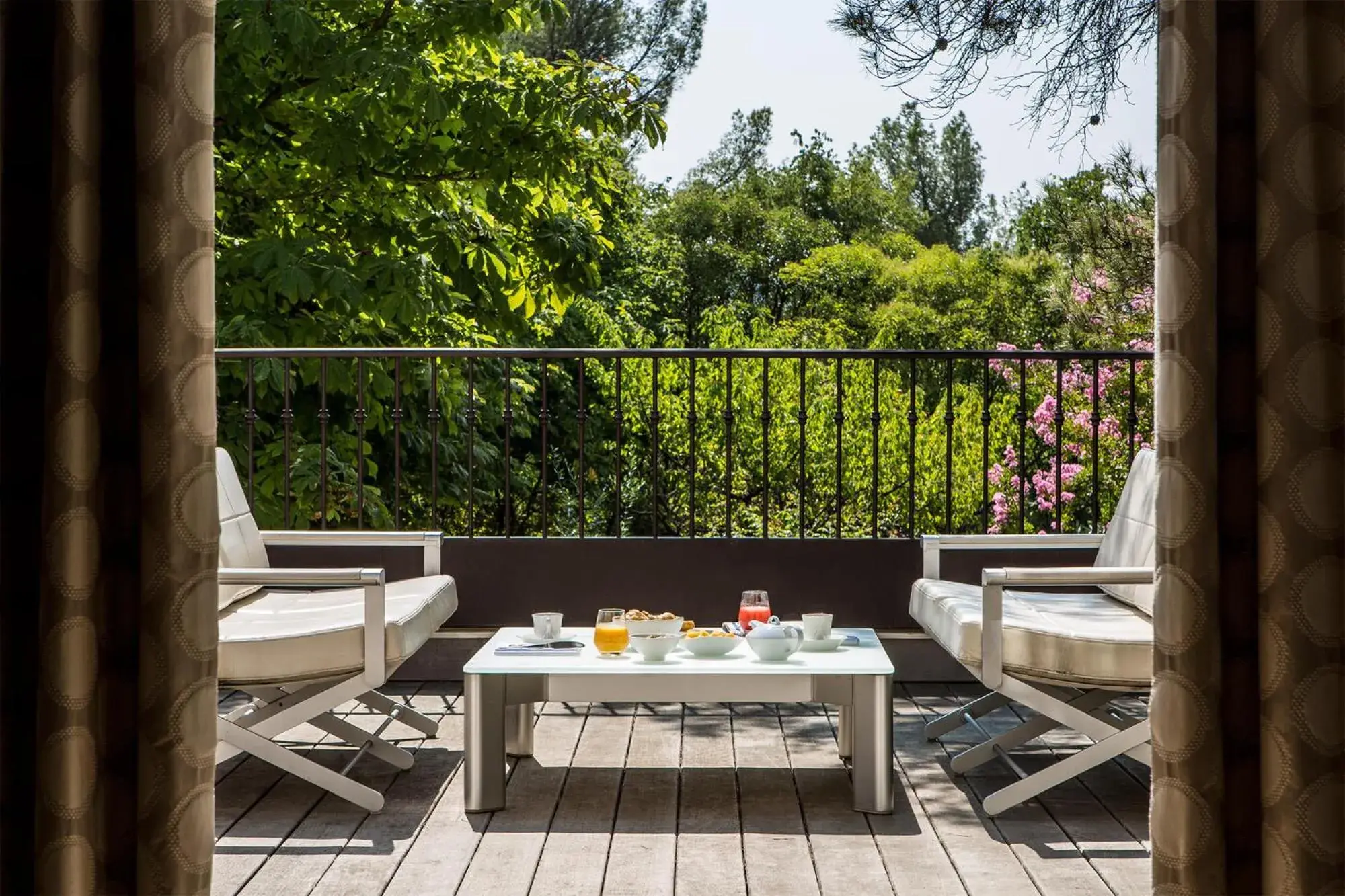 Balcony/Terrace in Le Pigonnet - Esprit de France