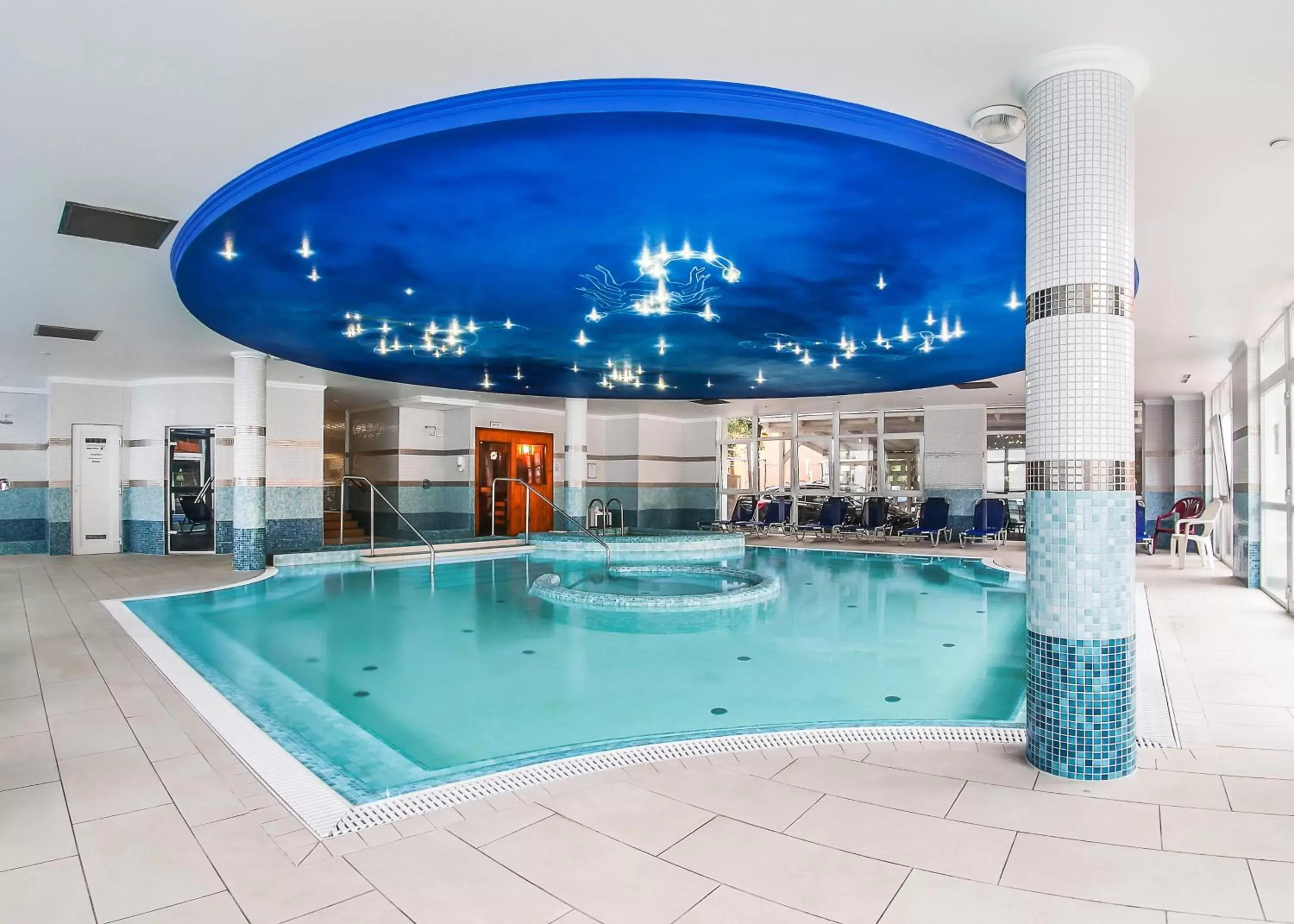 Swimming Pool in Hotel Silver