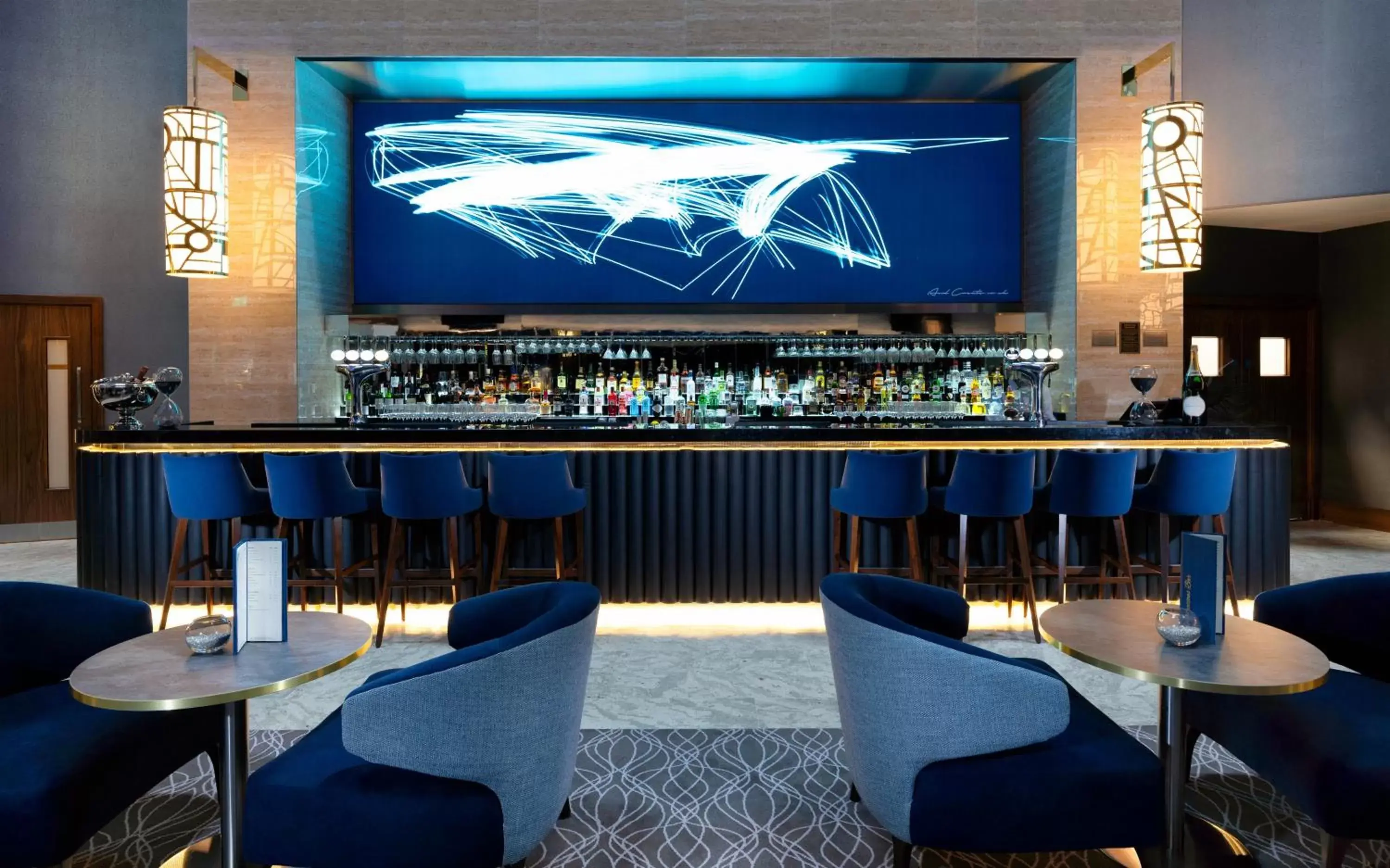 Lounge or bar, Lounge/Bar in Crowne Plaza London Heathrow T4, an IHG Hotel