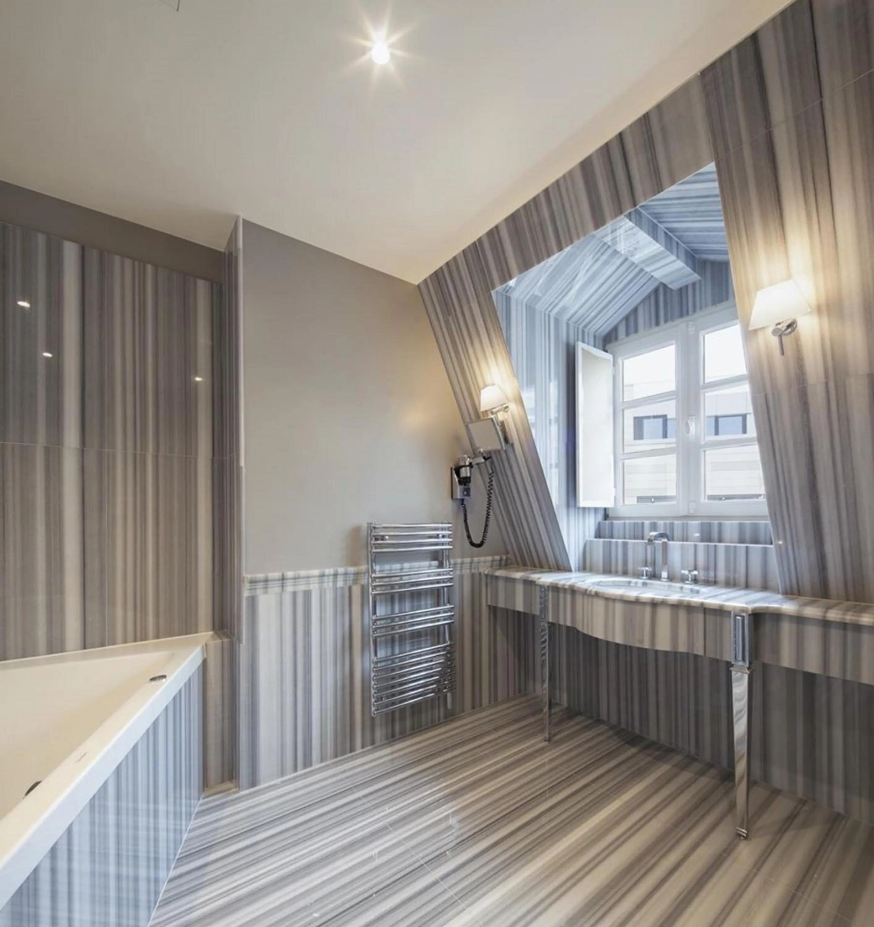 Bathroom in Hôtel George Washington