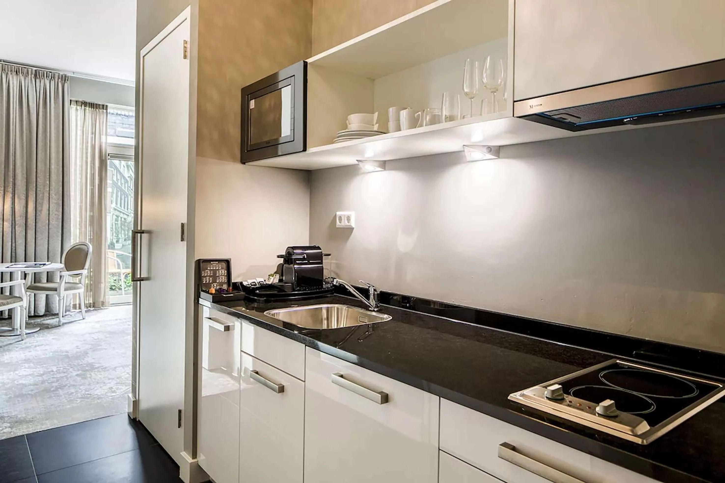 Kitchen or kitchenette, Kitchen/Kitchenette in Luxury Suites Amsterdam