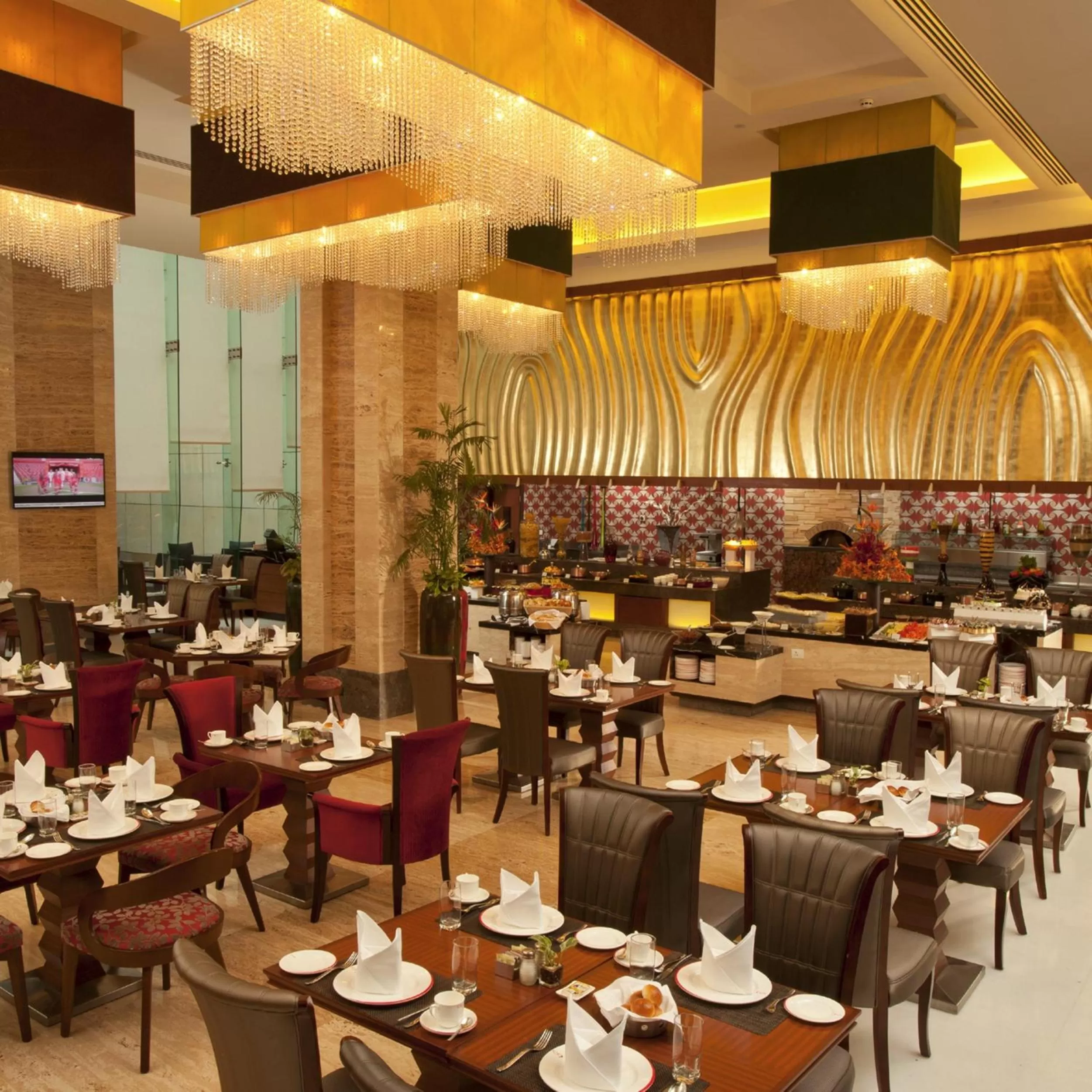 Restaurant/places to eat in Radisson Blu Hotel, Nagpur