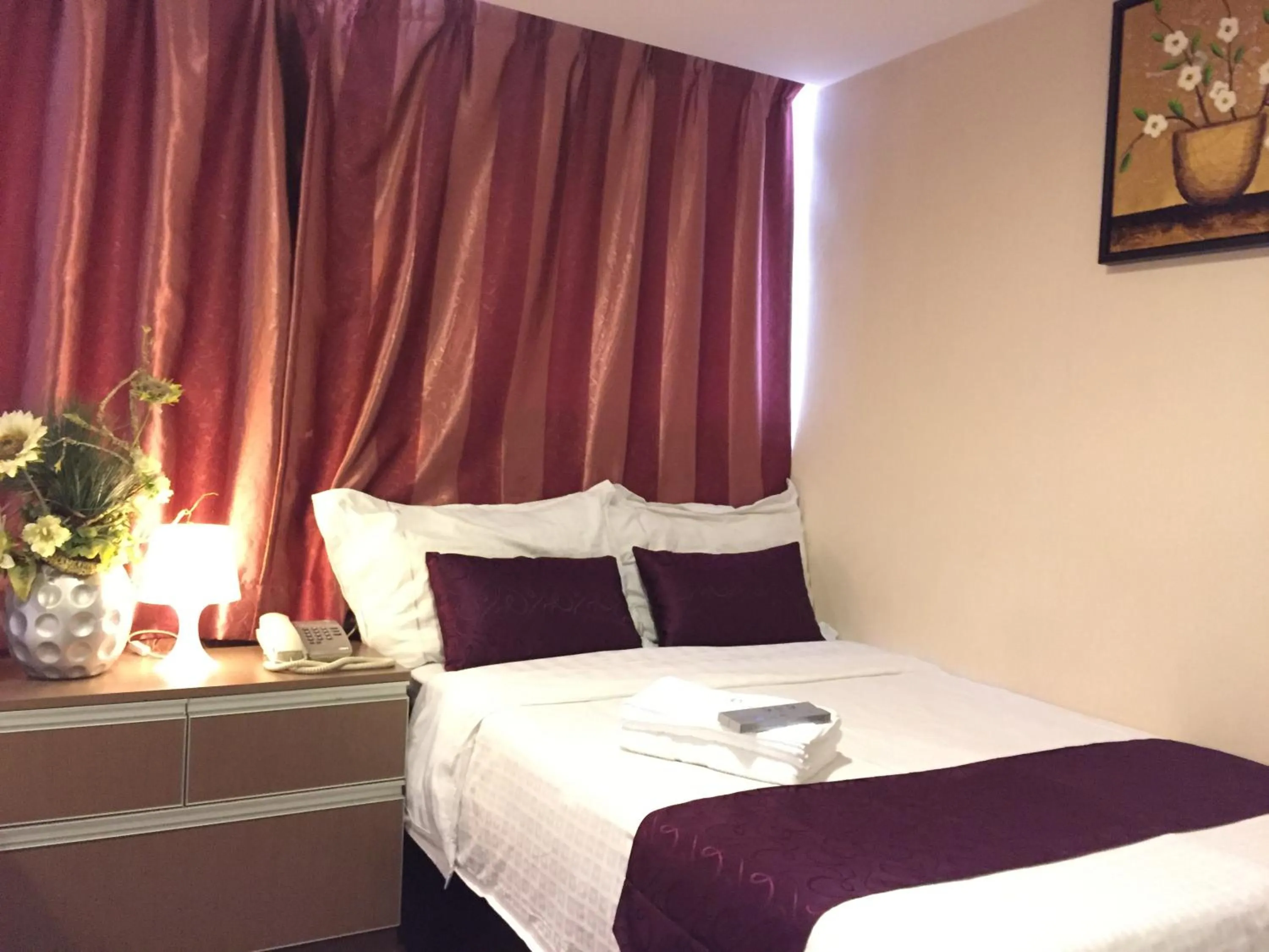 bunk bed, Bed in California Hotel