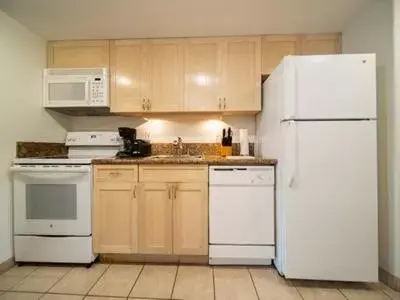 Kitchen/Kitchenette in Kaanapali Maui at the Eldorado by OUTRIGGER