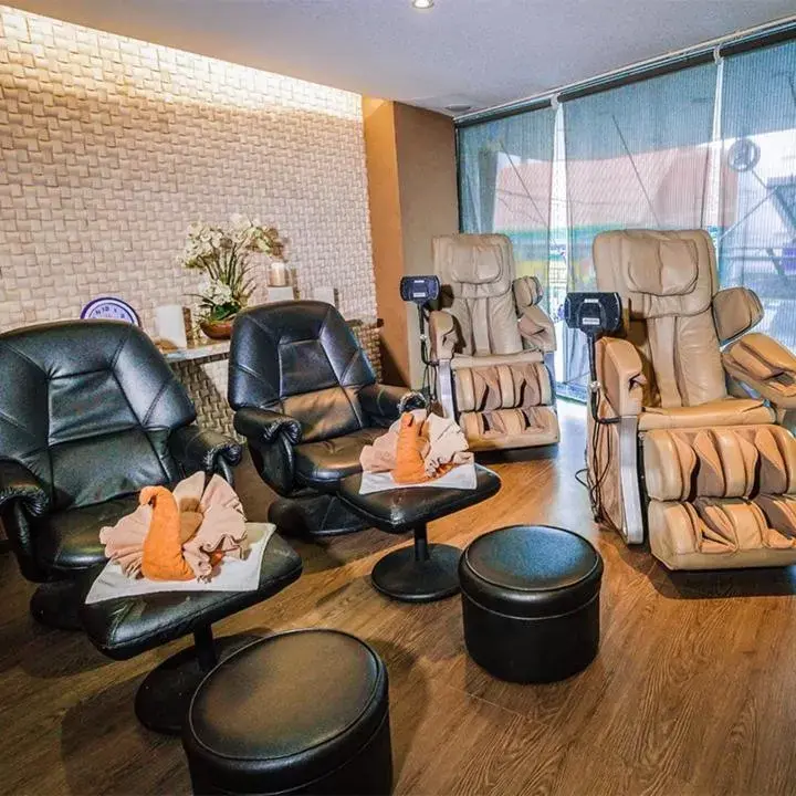 Spa and wellness centre/facilities in Hotel XYZ Spa and wellness centre/facilities in Hotel XYZ