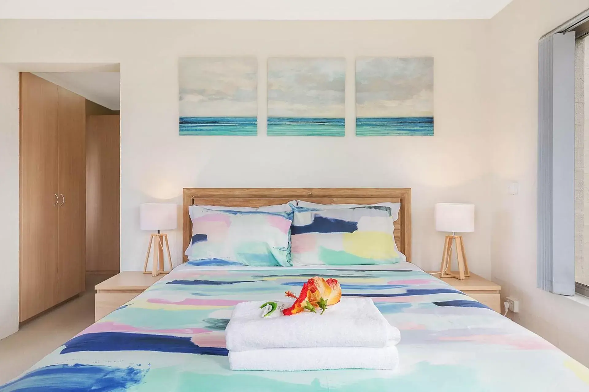 Bedroom, Bed in Sails Luxury Apartments Merimbula