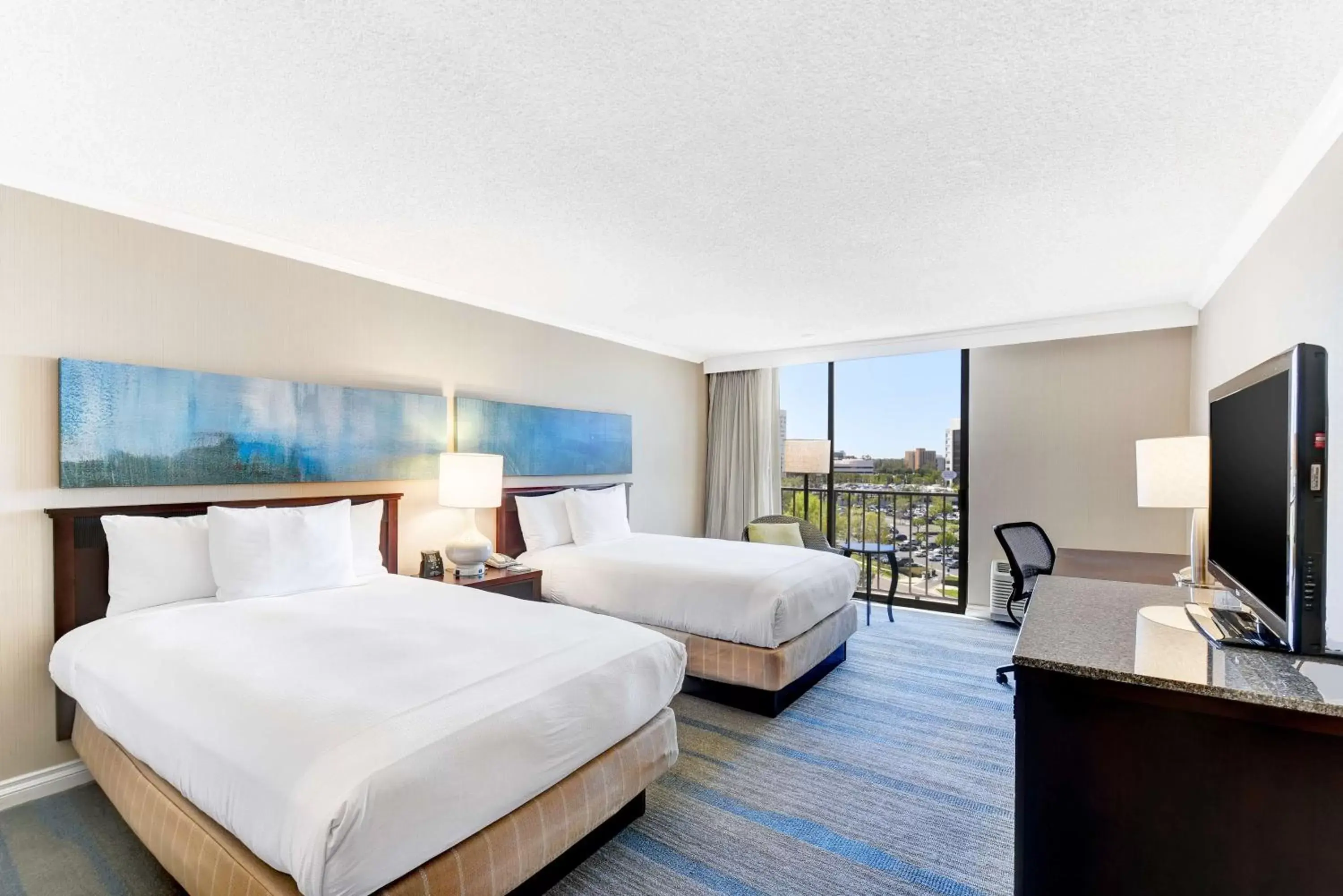 Bedroom in Hilton Irvine/Orange County Airport