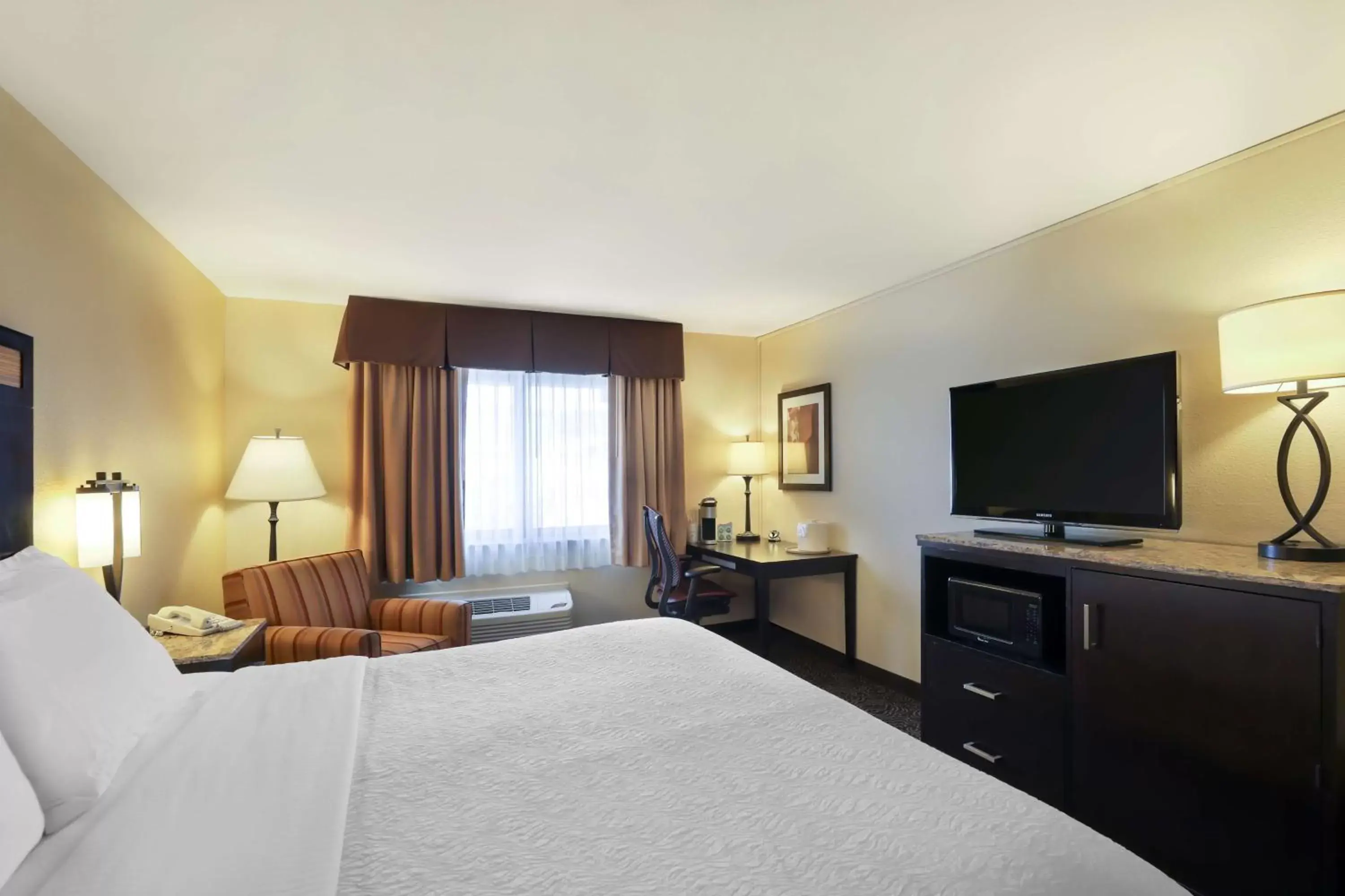 Bedroom, Bed in Best Western Plus Castle Rock Bedroom, Bed in Best Western Plus Castle Rock