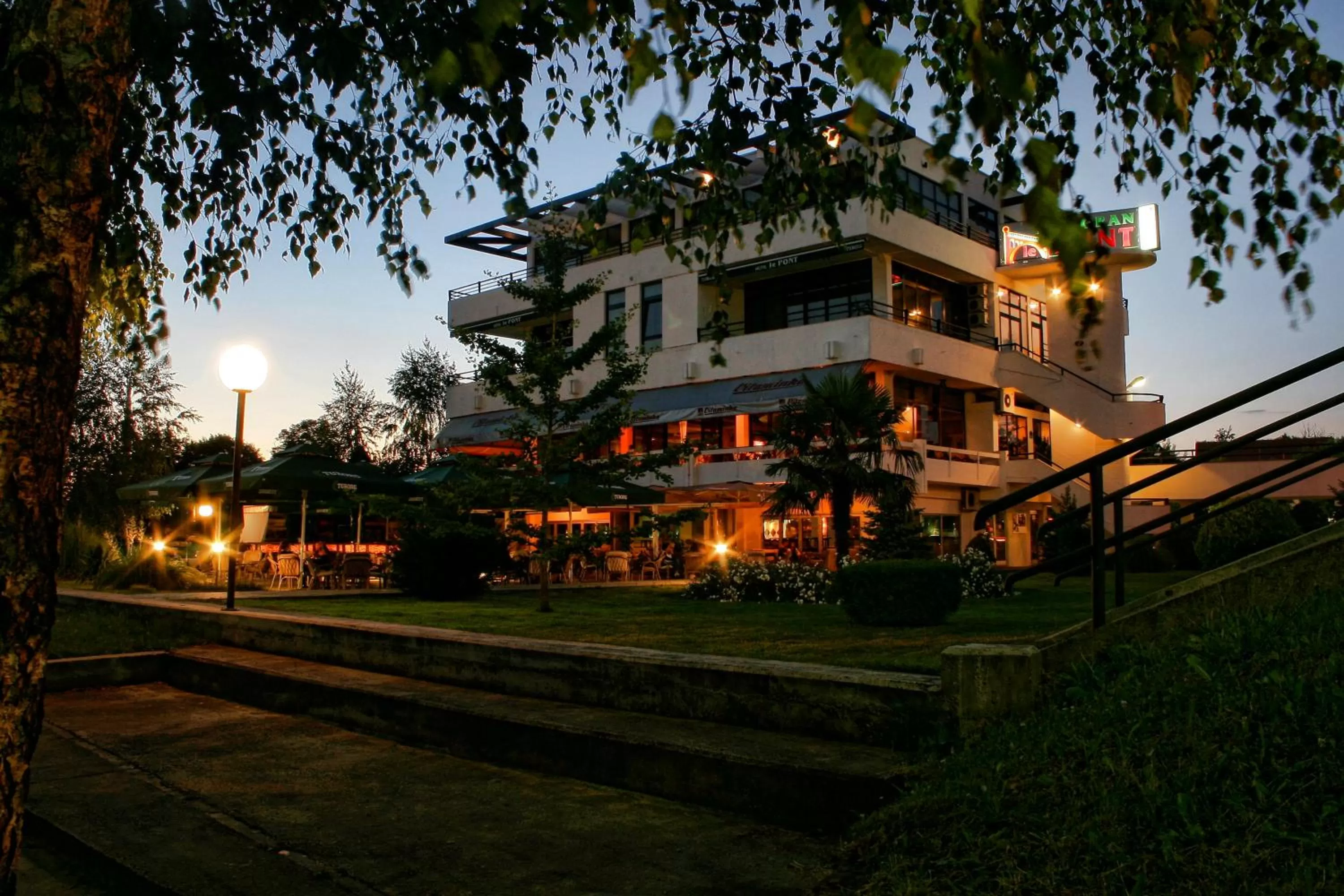 Summer in Hotel Le Pont