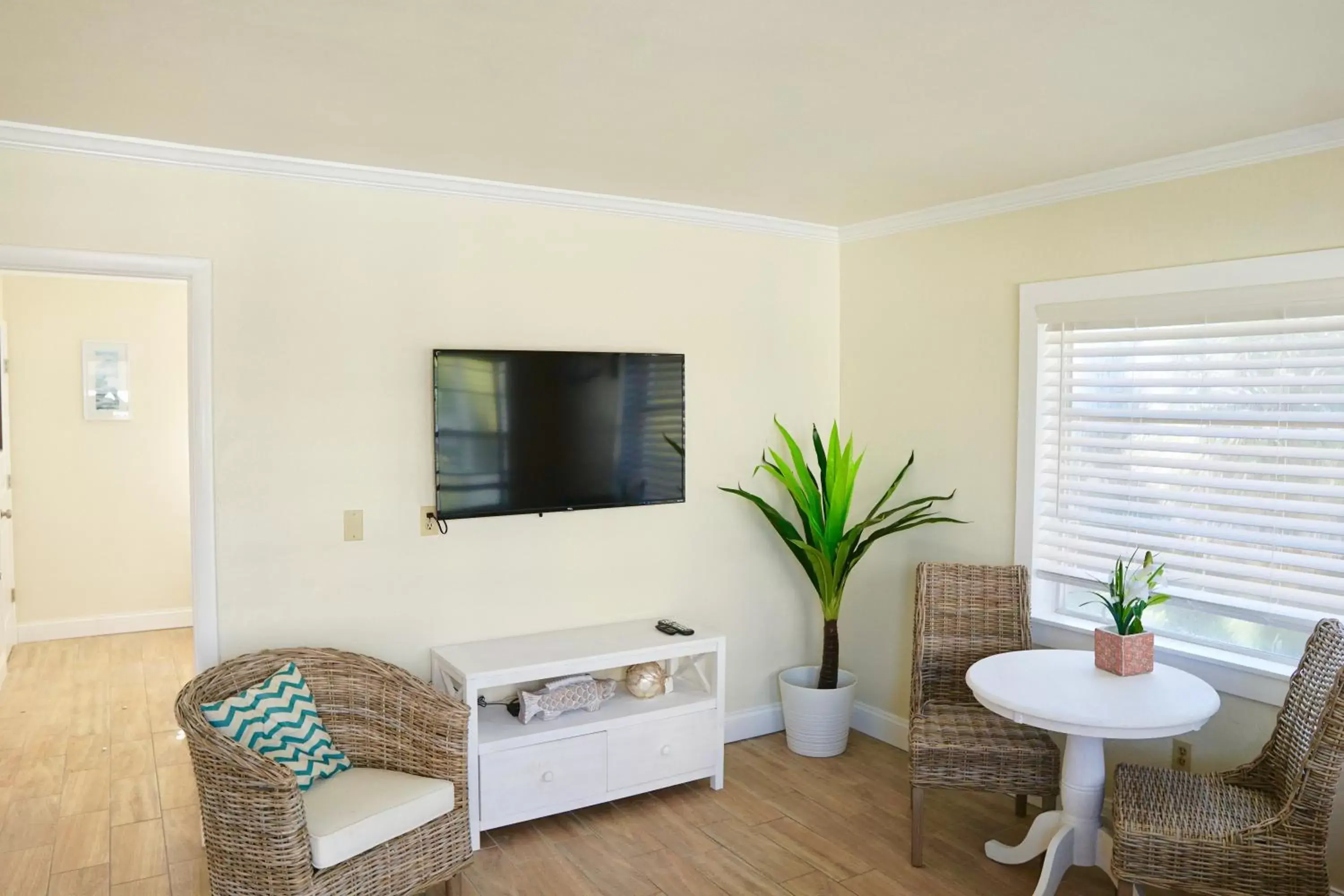 Newly Renovated King Suite - Gulf View in Molloy Gulf Motel & Cottages Newly Renovated King Suite - Gulf View in Molloy Gulf Motel & Cottages