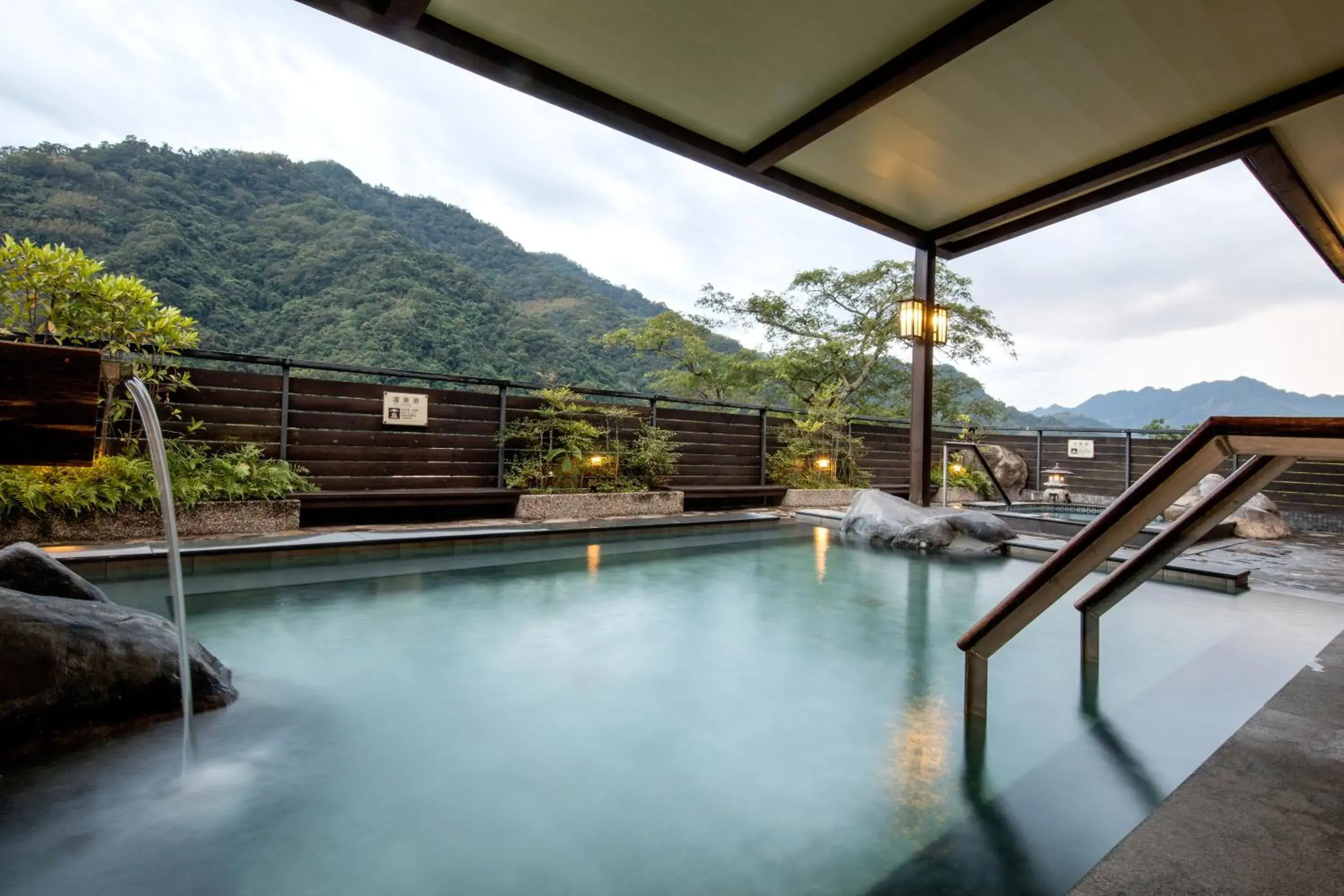 Hot Spring Bath, Swimming Pool in Great Roots Forestry Spa Resort