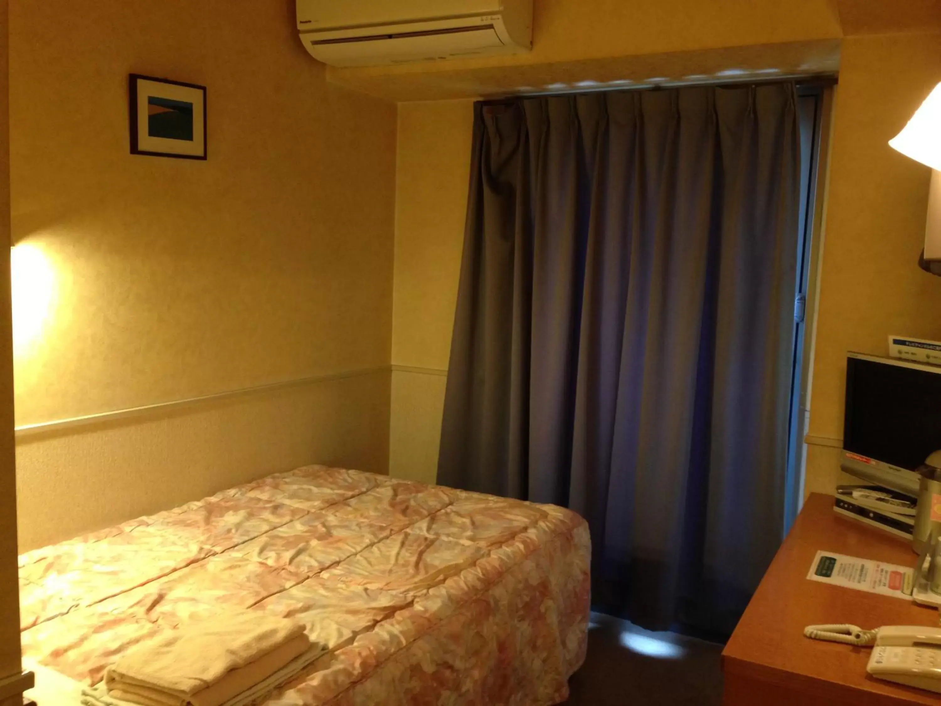 Photo of the whole room, Room Photo in Hotel Crown Hills Oita