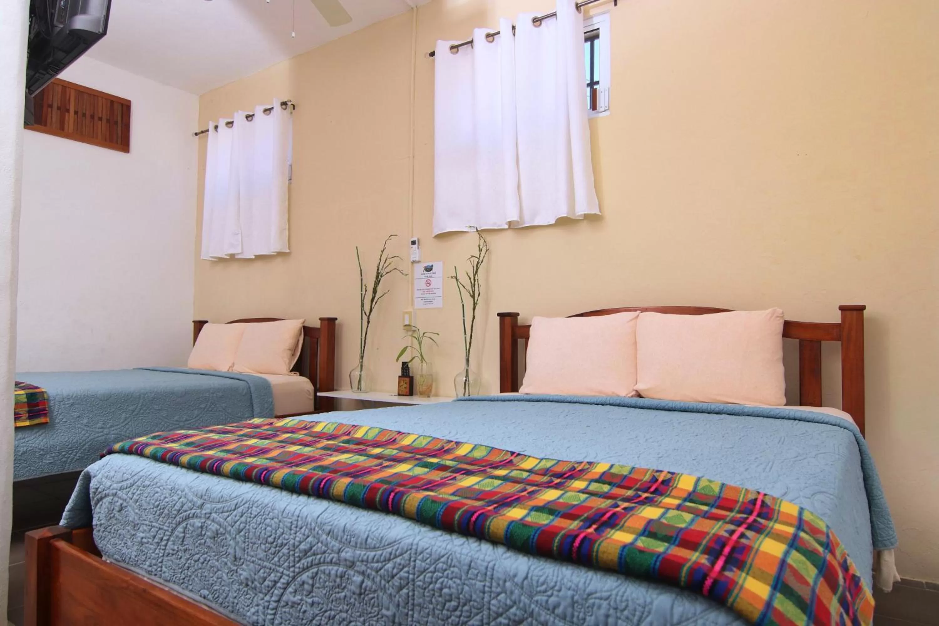 Bedroom, Bed in Rainforest Haven Inn