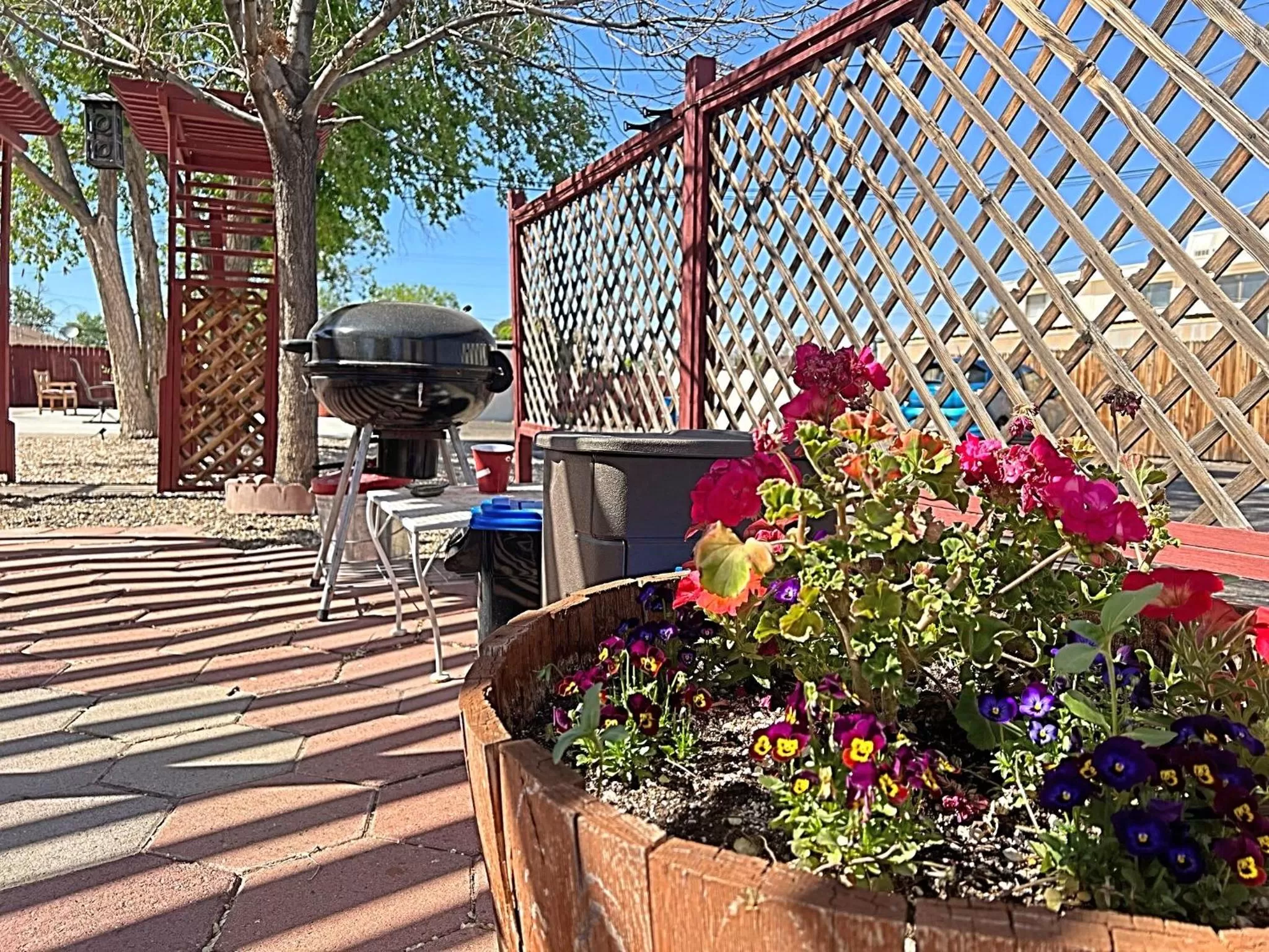 BBQ facilities in 1 or 3 Bedroom Apartment with Full Kitchen